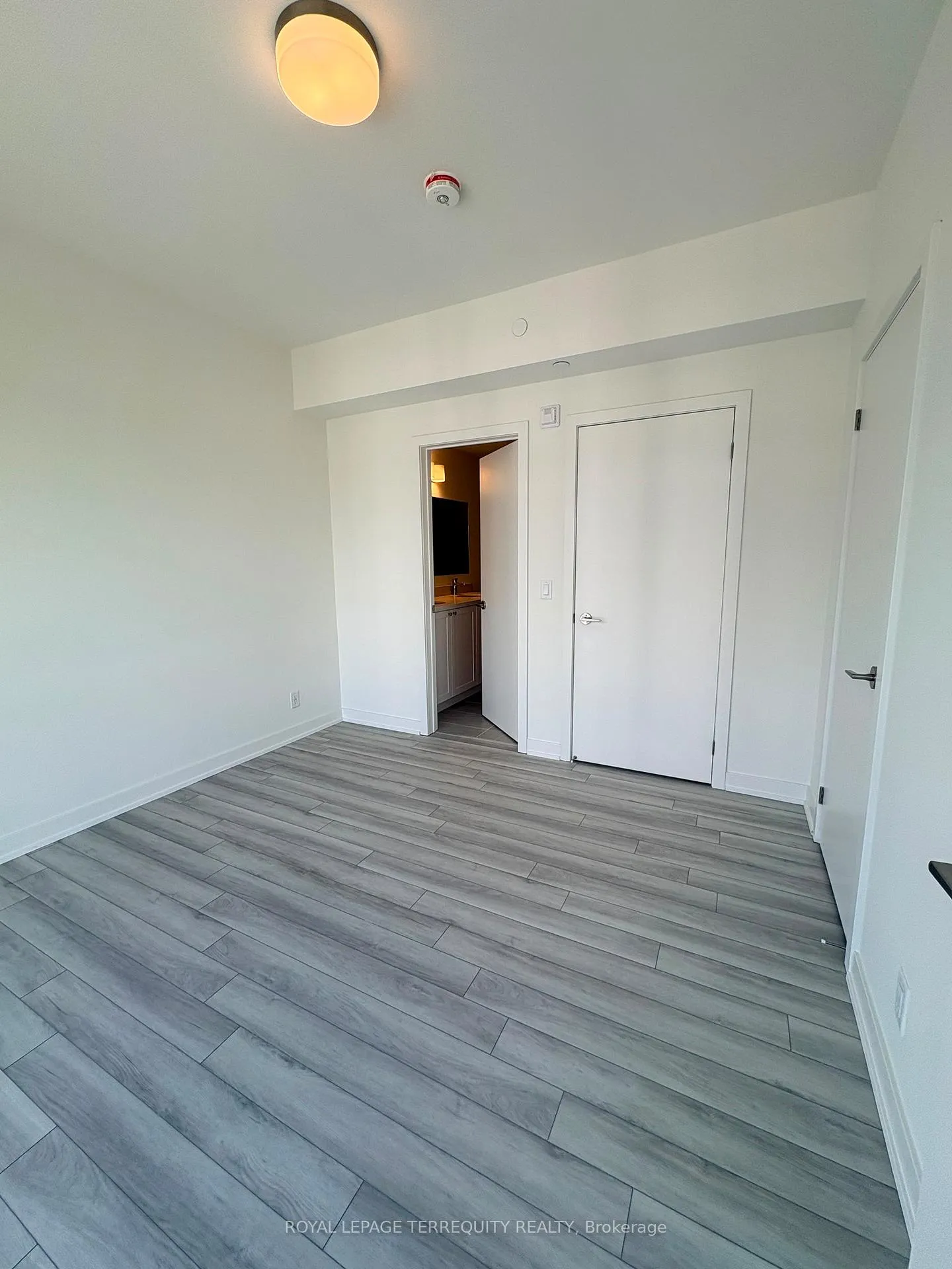 Photo 8 of Unit 907, 51 Clarington Boulevard, Clarington, Bowmanville — HOMEH
