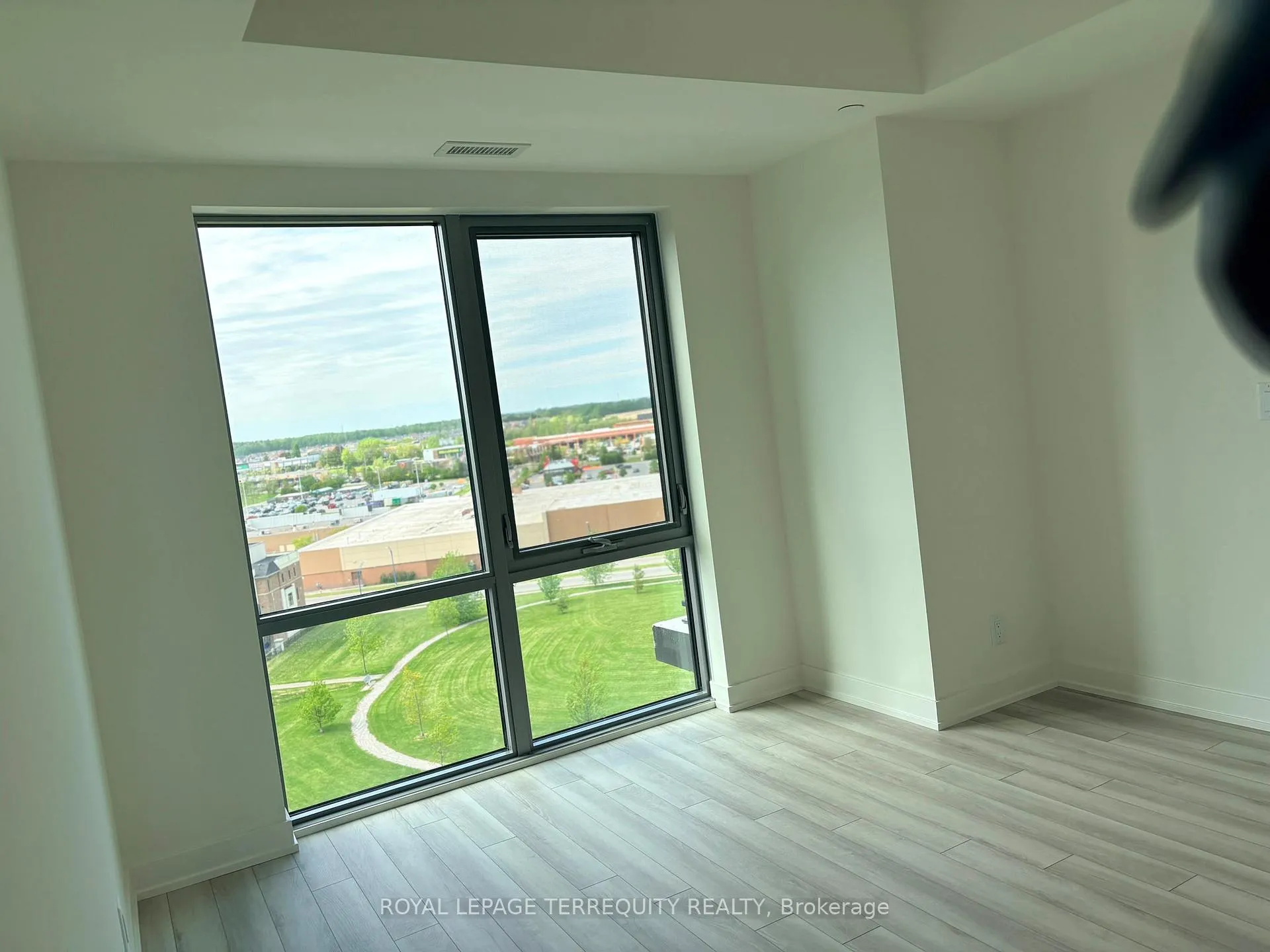 Photo 11 of Unit 907, 51 Clarington Boulevard, Clarington, Bowmanville — HOMEH