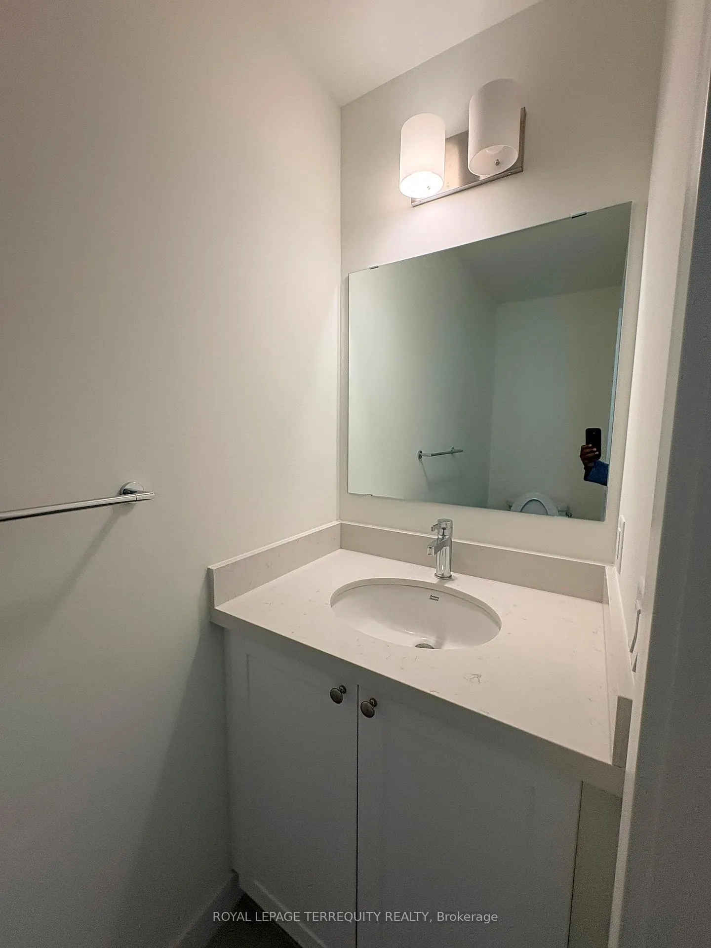 Photo 17 of Unit 907, 51 Clarington Boulevard, Clarington, Bowmanville — HOMEH