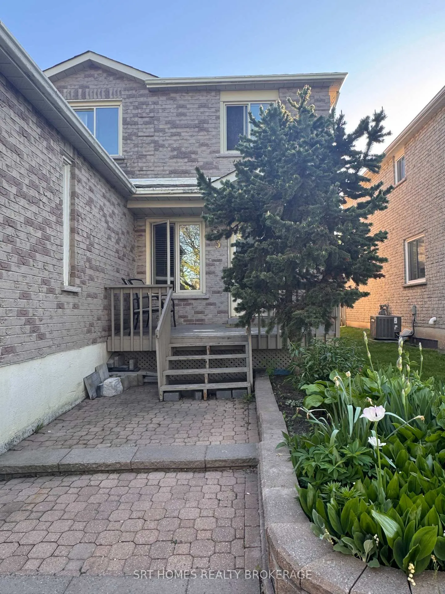 Photo 1 of 3 Doyle Court, Ajax, South East — HOMEH