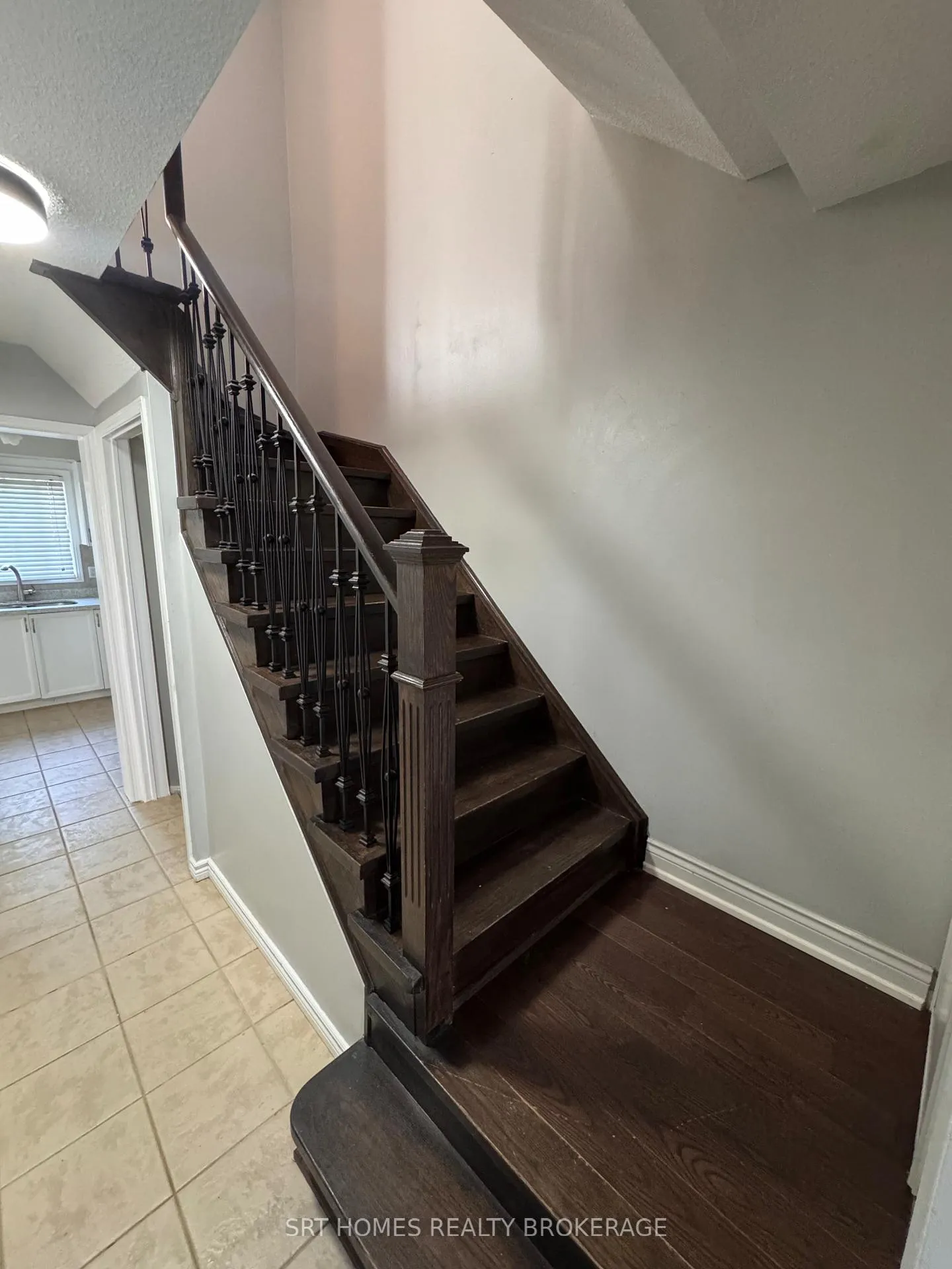 Photo 2 of 3 Doyle Court, Ajax, South East — HOMEH