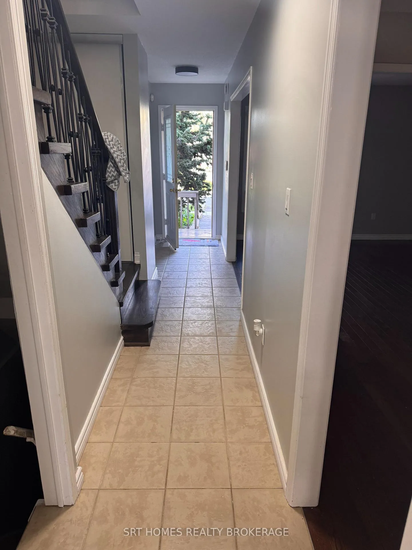 Photo 6 of 3 Doyle Court, Ajax, South East — HOMEH