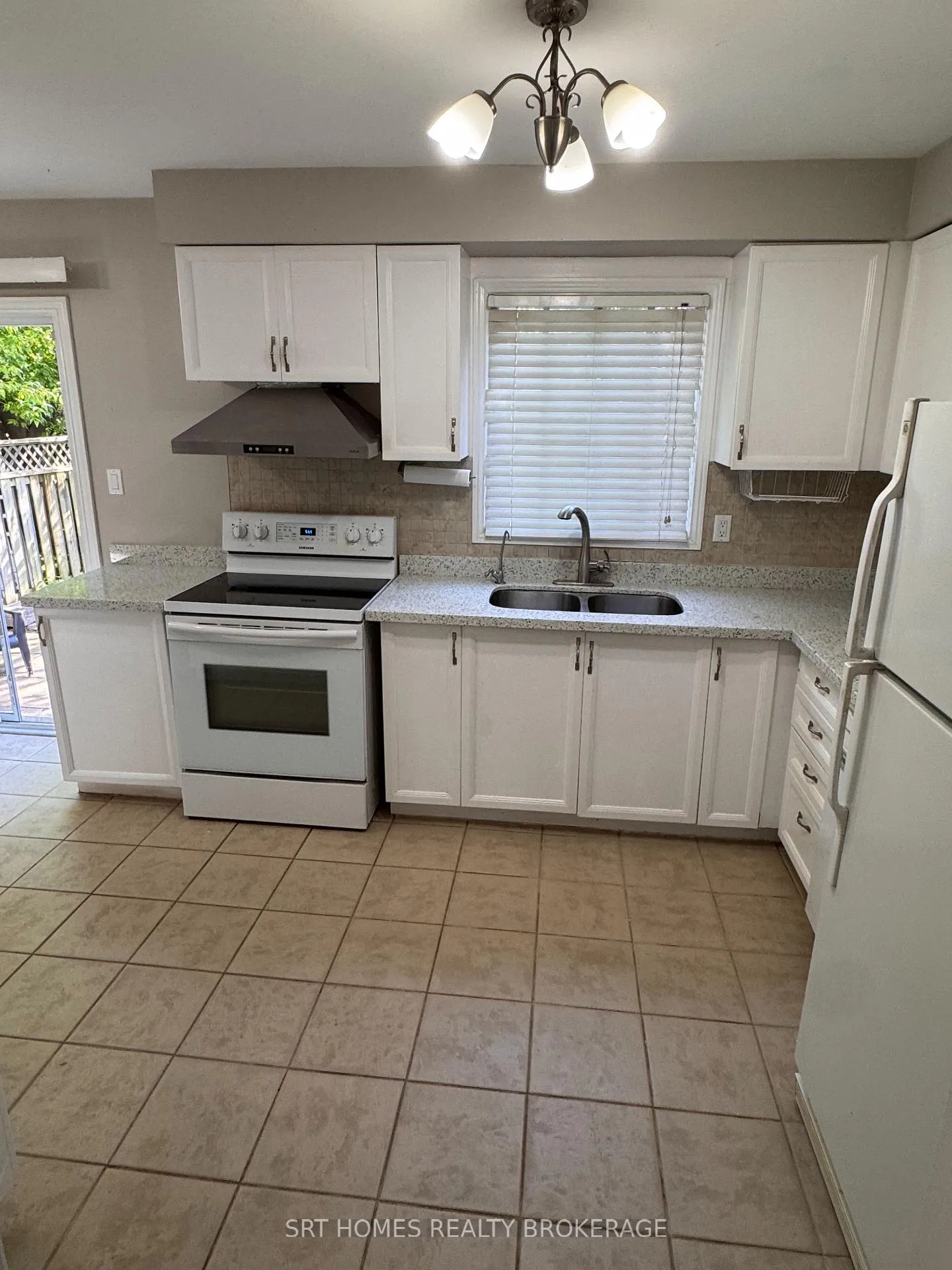 Photo 8 of 3 Doyle Court, Ajax, South East — HOMEH