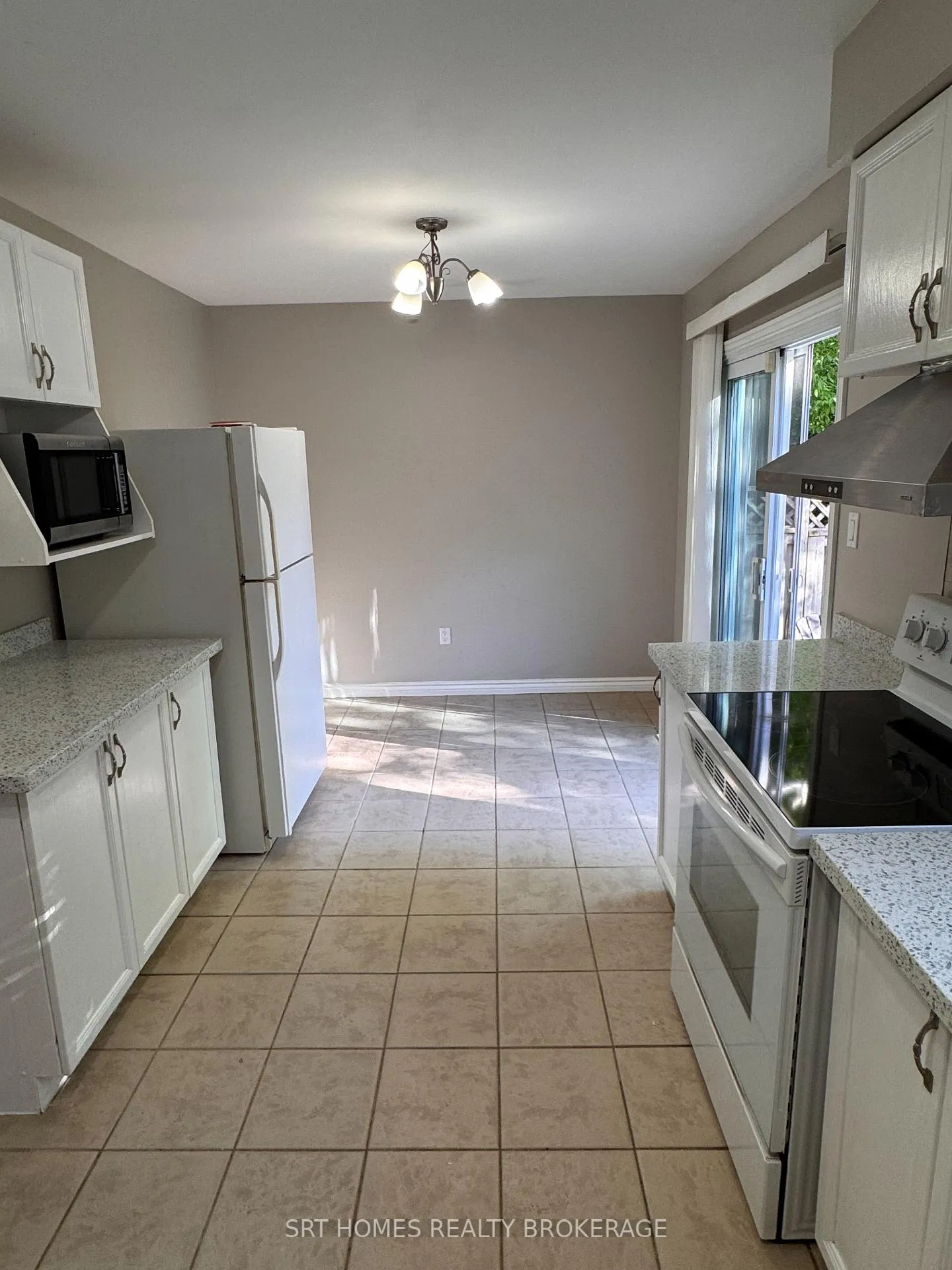 Photo 9 of 3 Doyle Court, Ajax, South East — HOMEH