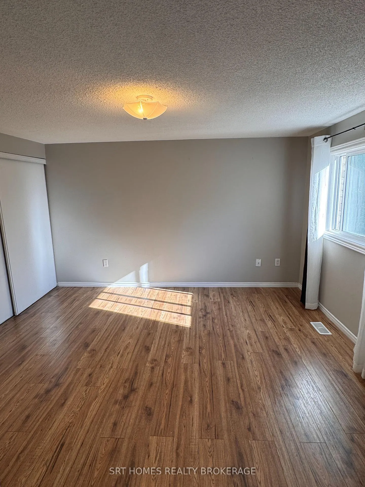 Photo 13 of 3 Doyle Court, Ajax, South East — HOMEH