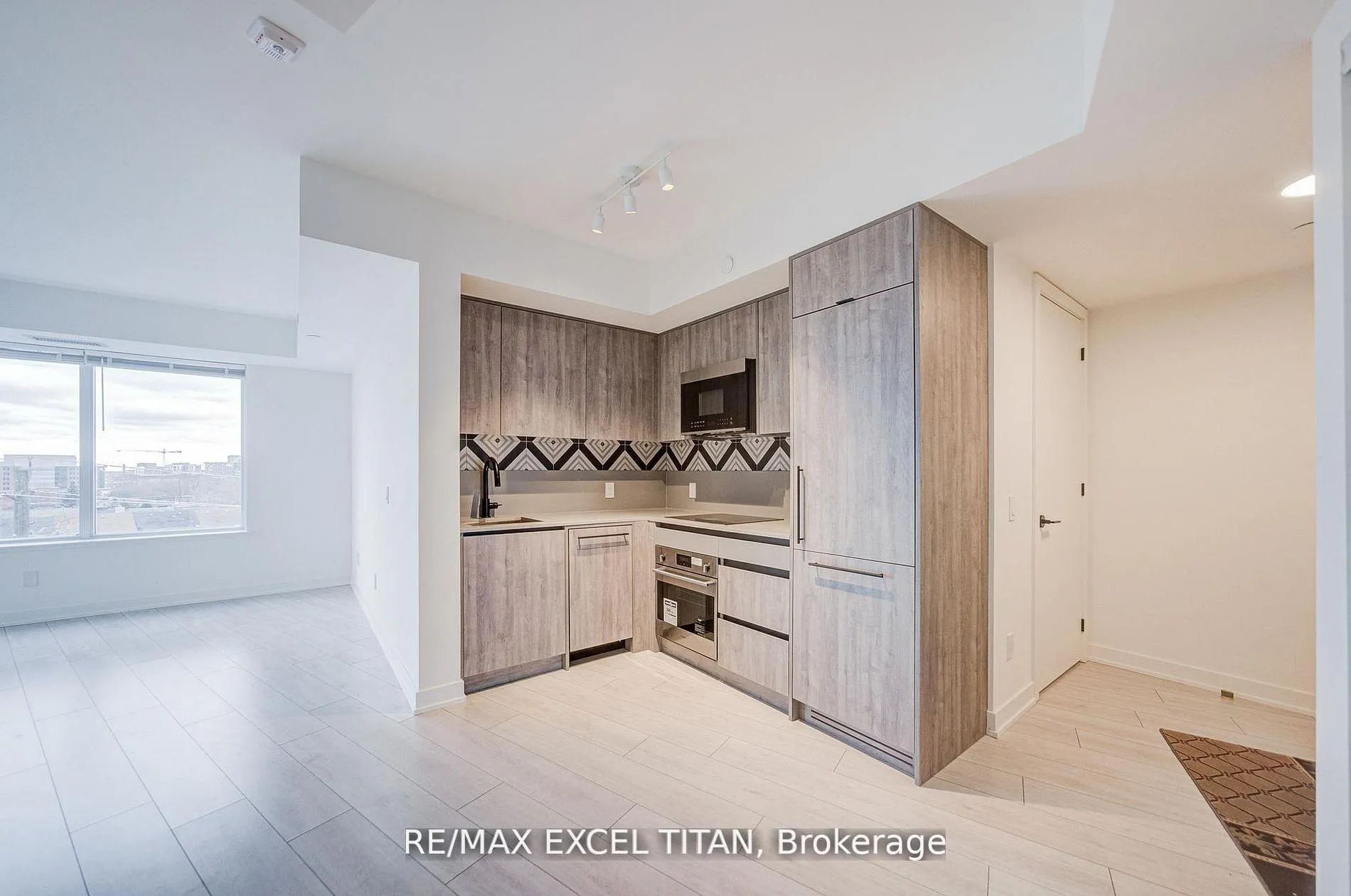 Photo 9 of Unit 503, 5 Lakeview Avenue, Toronto, Trinity-Bellwoods — HOMEH