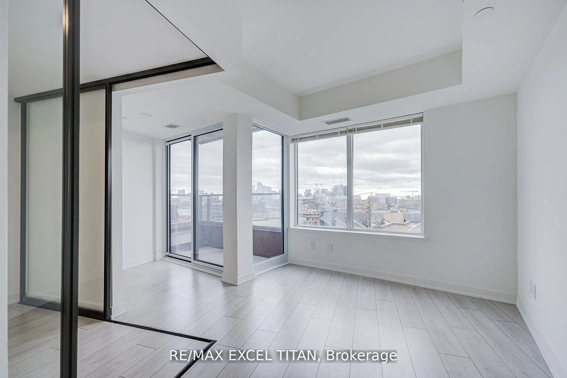 Photo 16 of Unit 503, 5 Lakeview Avenue, Toronto, Trinity-Bellwoods — HOMEH