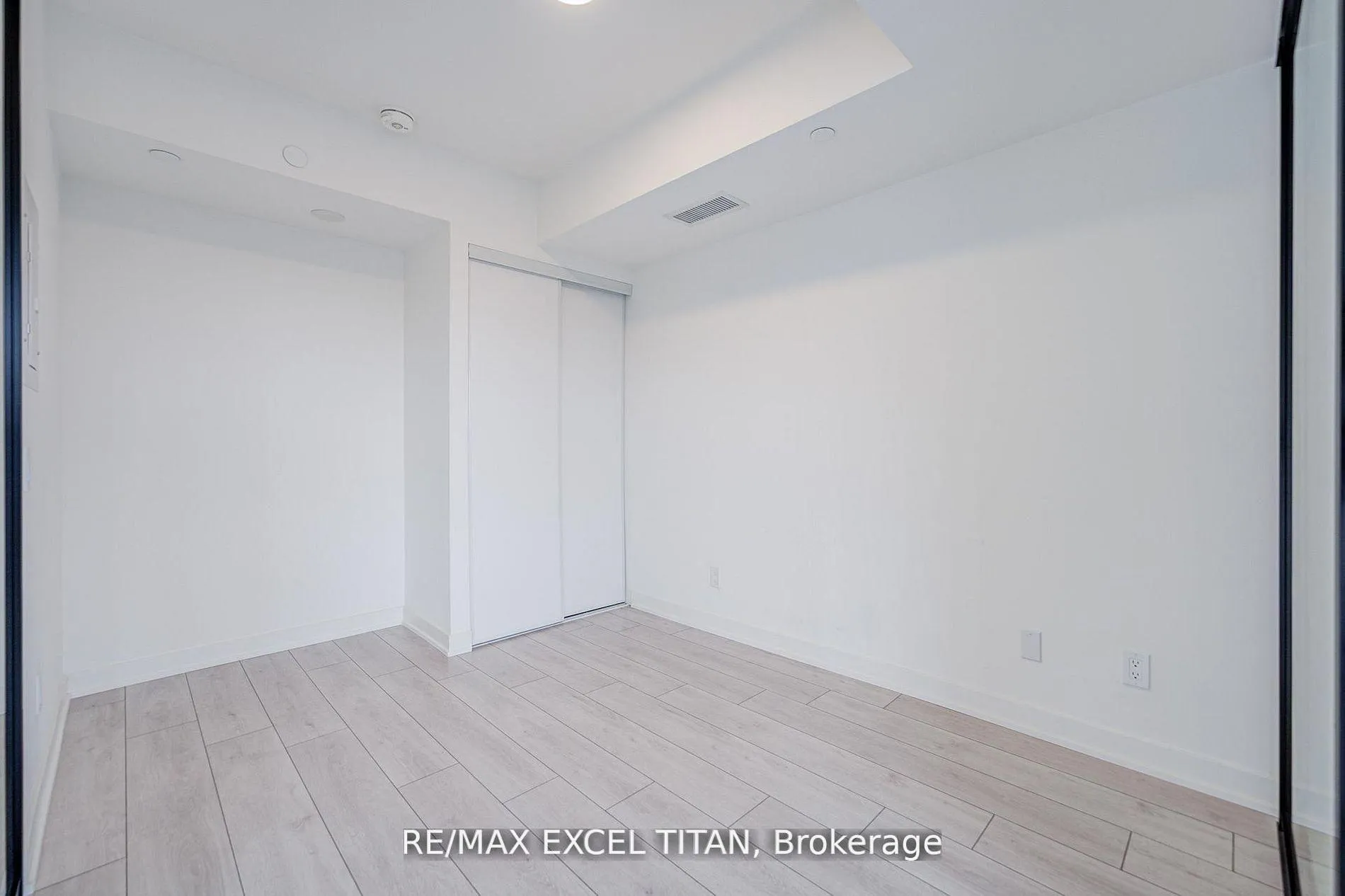 Photo 22 of Unit 503, 5 Lakeview Avenue, Toronto, Trinity-Bellwoods — HOMEH