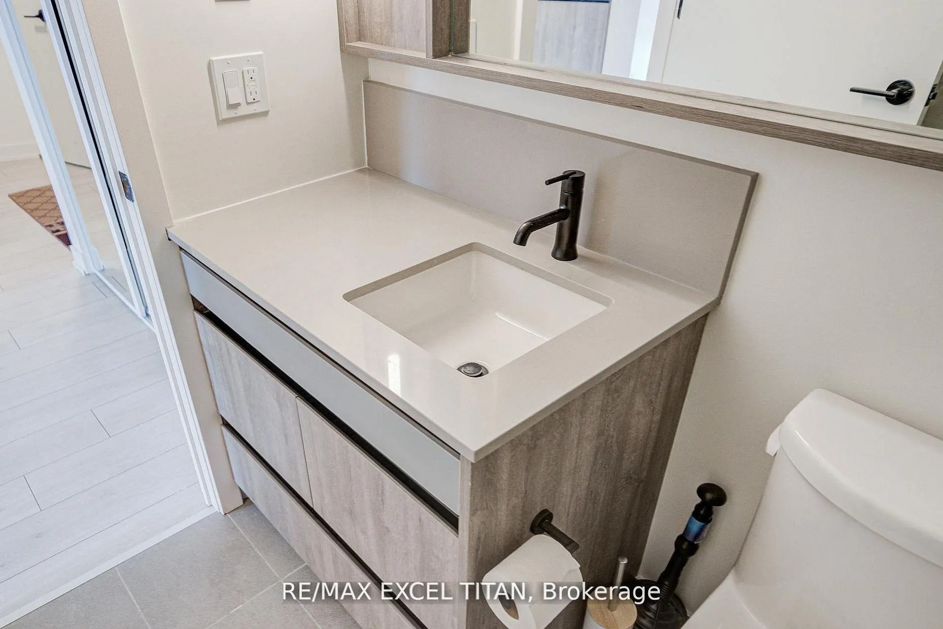 Photo 26 of Unit 503, 5 Lakeview Avenue, Toronto, Trinity-Bellwoods — HOMEH