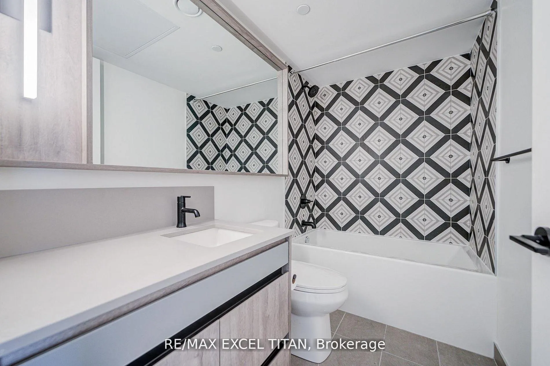 Photo 27 of Unit 503, 5 Lakeview Avenue, Toronto, Trinity-Bellwoods — HOMEH