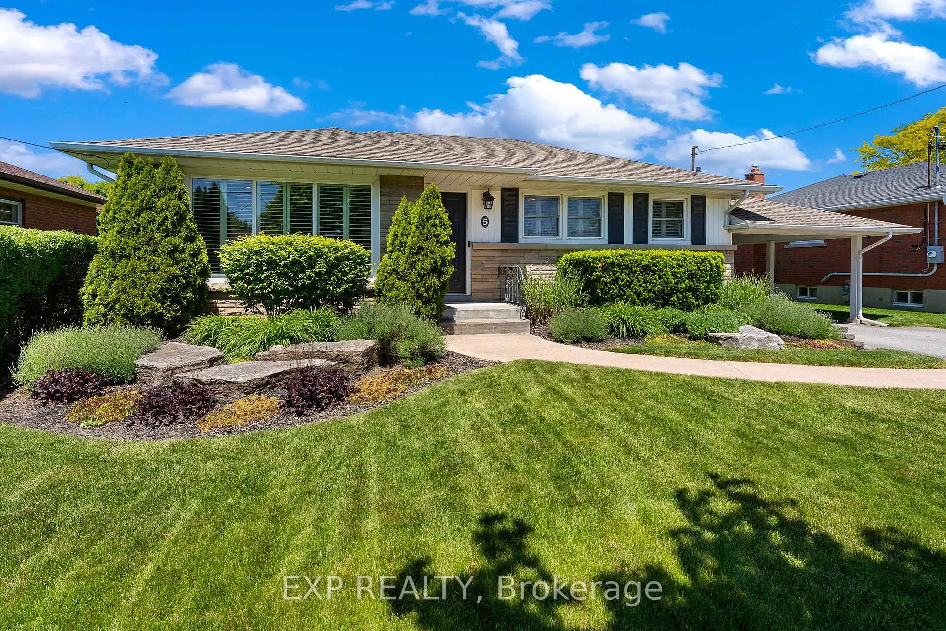 Photo 4 of 5 Dunraven Avenue, St. Catharines, Carlton/Bunting — HOMEH