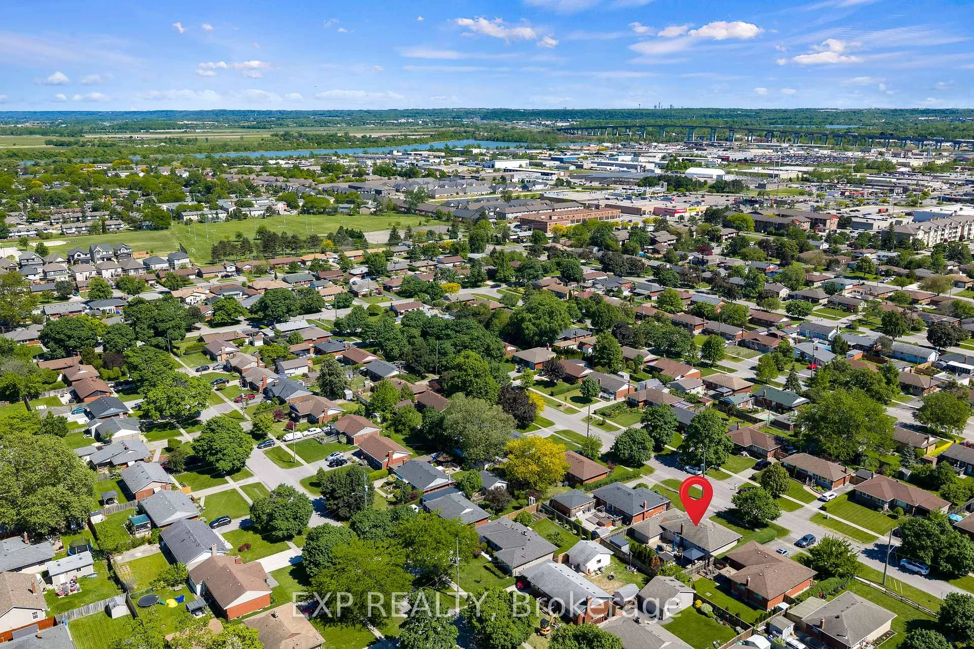 Photo 7 of 5 Dunraven Avenue, St. Catharines, Carlton/Bunting — HOMEH