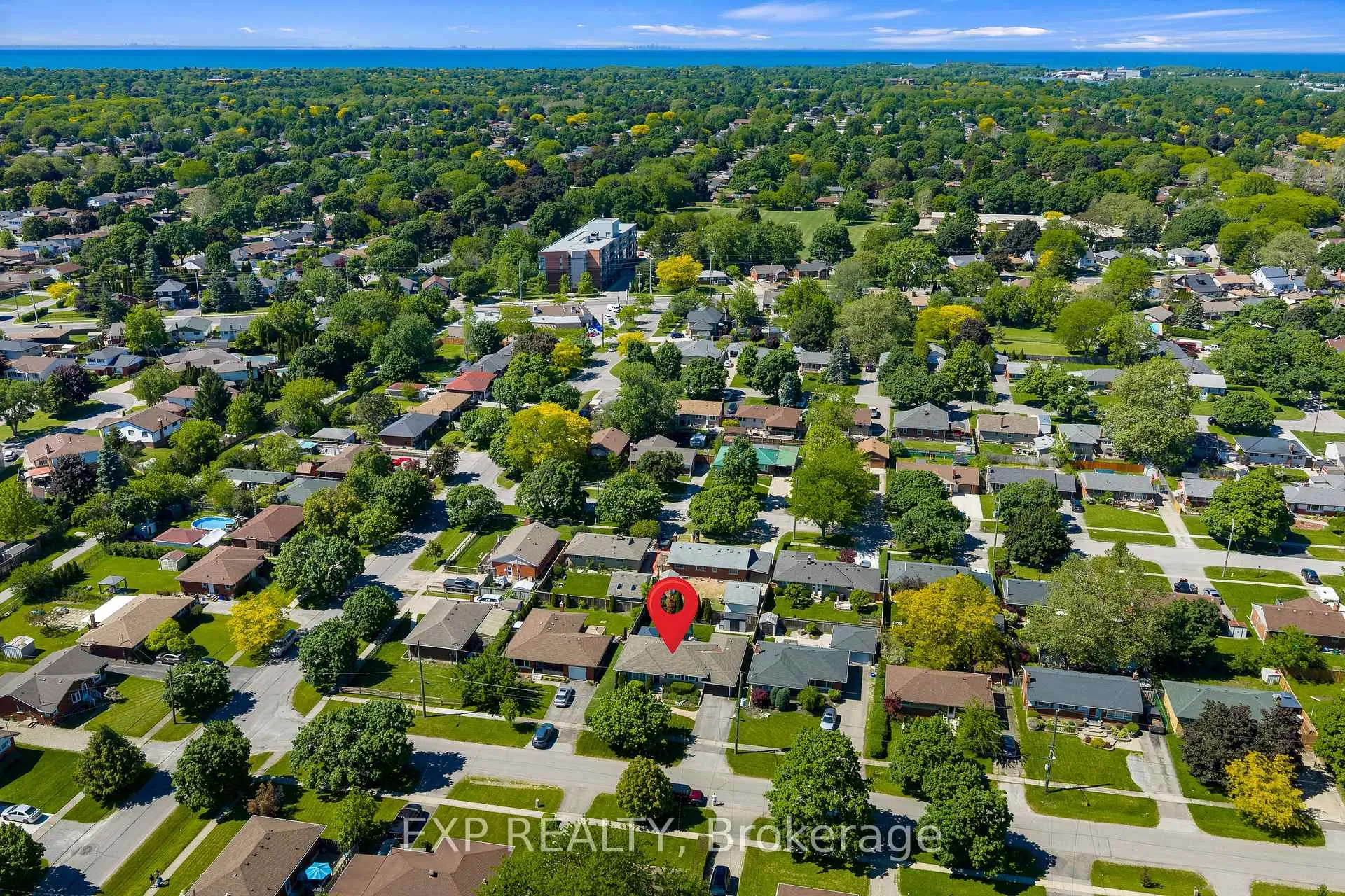 Photo 8 of 5 Dunraven Avenue, St. Catharines, Carlton/Bunting — HOMEH