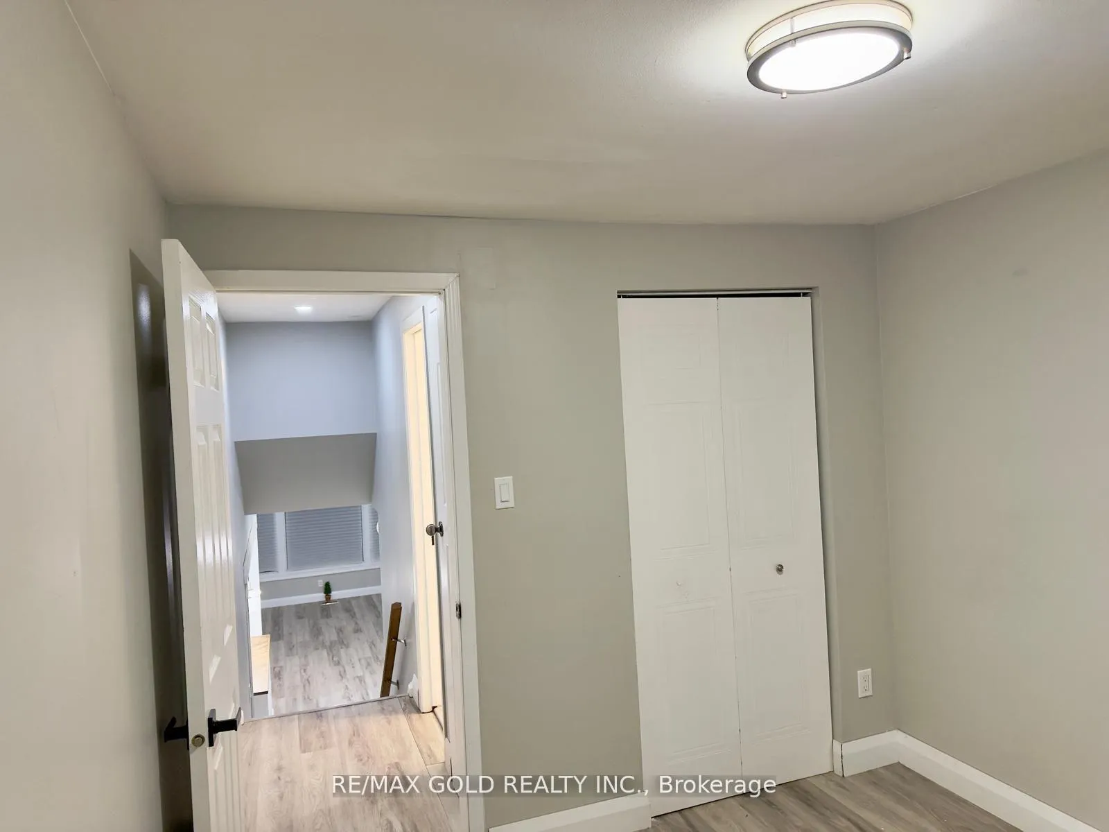 Photo 21 of 156 Mooregate Crescent, Kitchener, Victoria Hills — HOMEH
