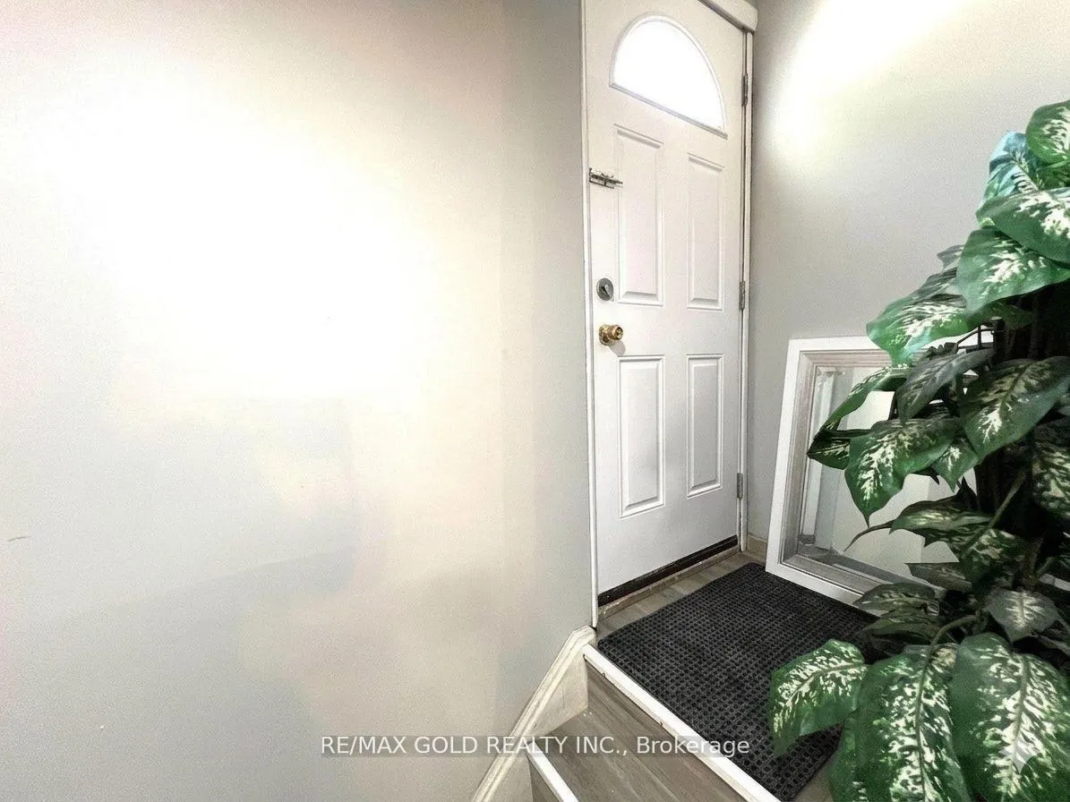 Photo 25 of 156 Mooregate Crescent, Kitchener, Victoria Hills — HOMEH