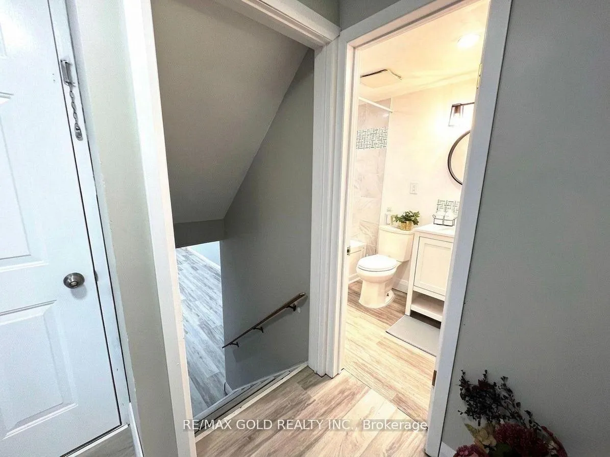 Photo 26 of 156 Mooregate Crescent, Kitchener, Victoria Hills — HOMEH