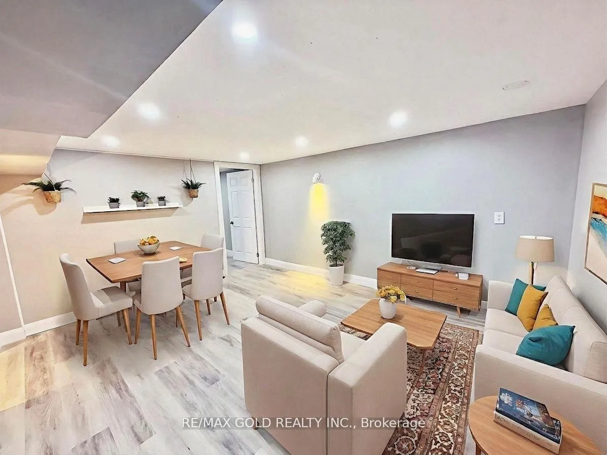 Photo 30 of 156 Mooregate Crescent, Kitchener, Victoria Hills — HOMEH