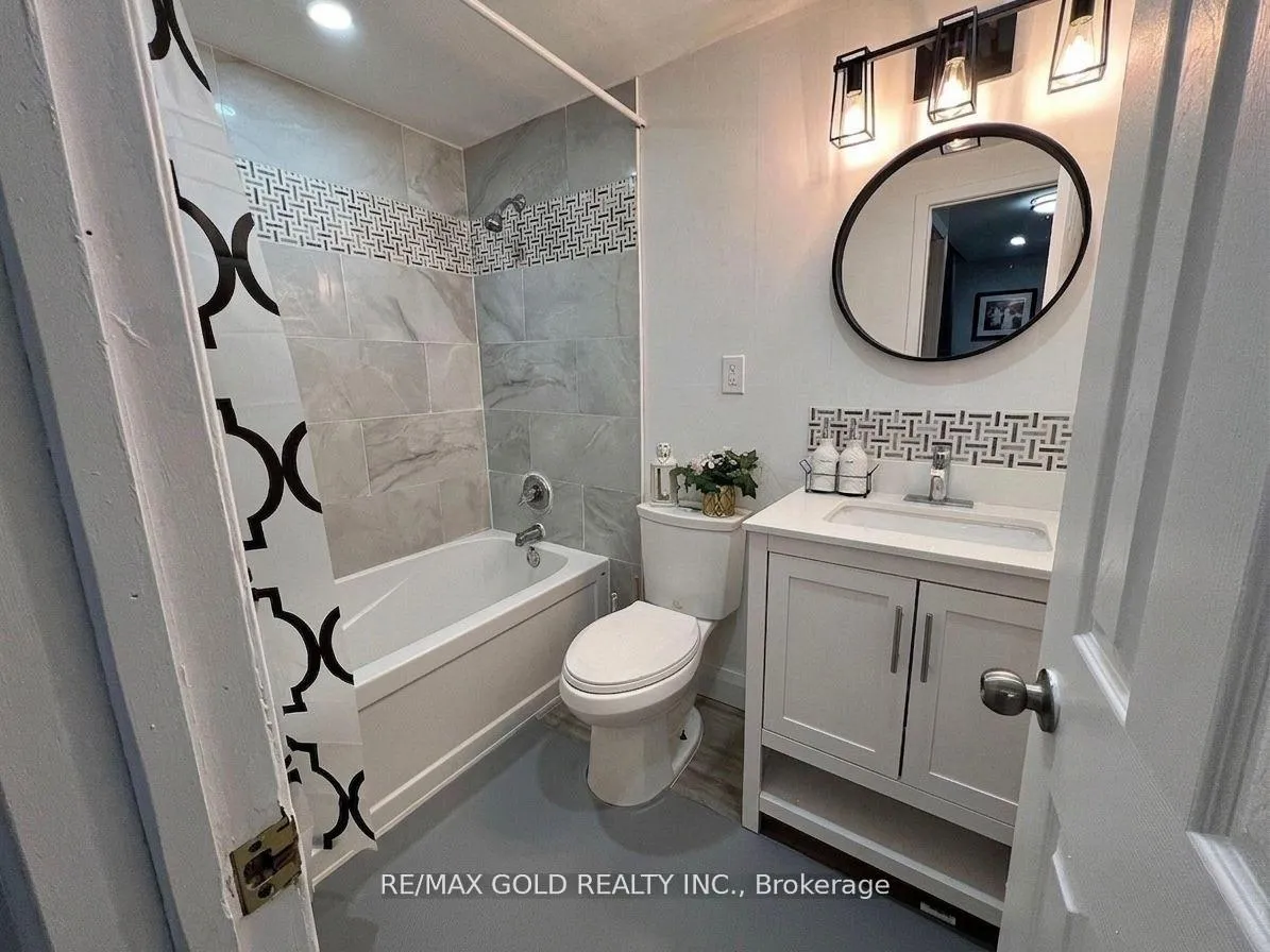 Photo 41 of 156 Mooregate Crescent, Kitchener, Victoria Hills — HOMEH