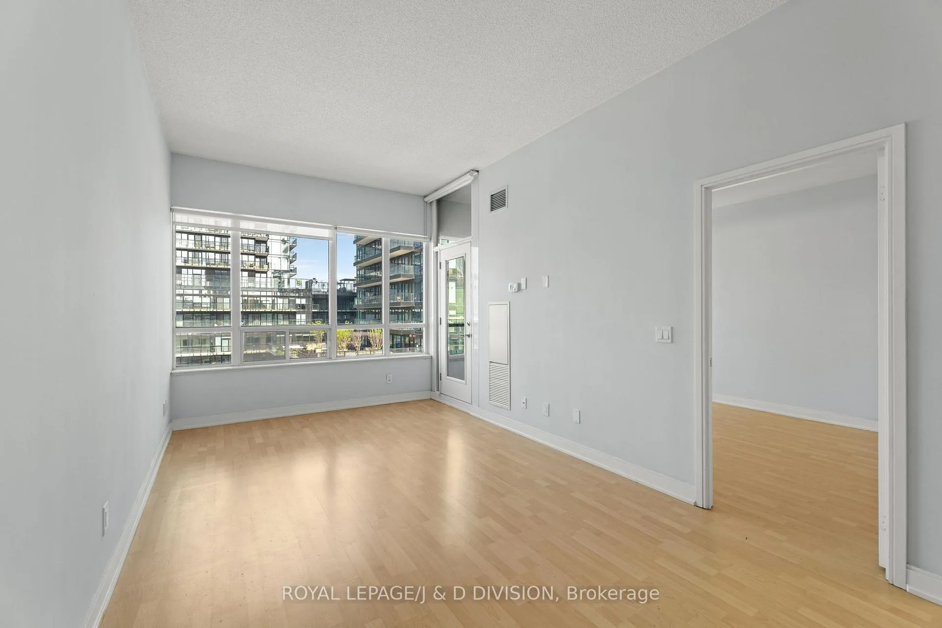 Photo 10 of Unit 805, 220 Redpath Avenue, Toronto, Mount Pleasant West — HOMEH