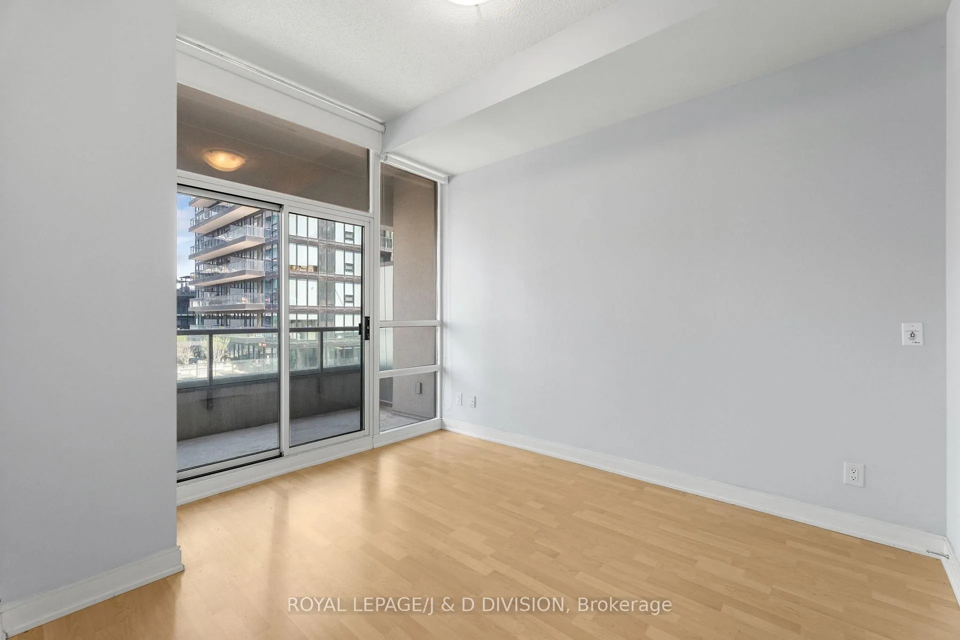 Photo 12 of Unit 805, 220 Redpath Avenue, Toronto, Mount Pleasant West — HOMEH