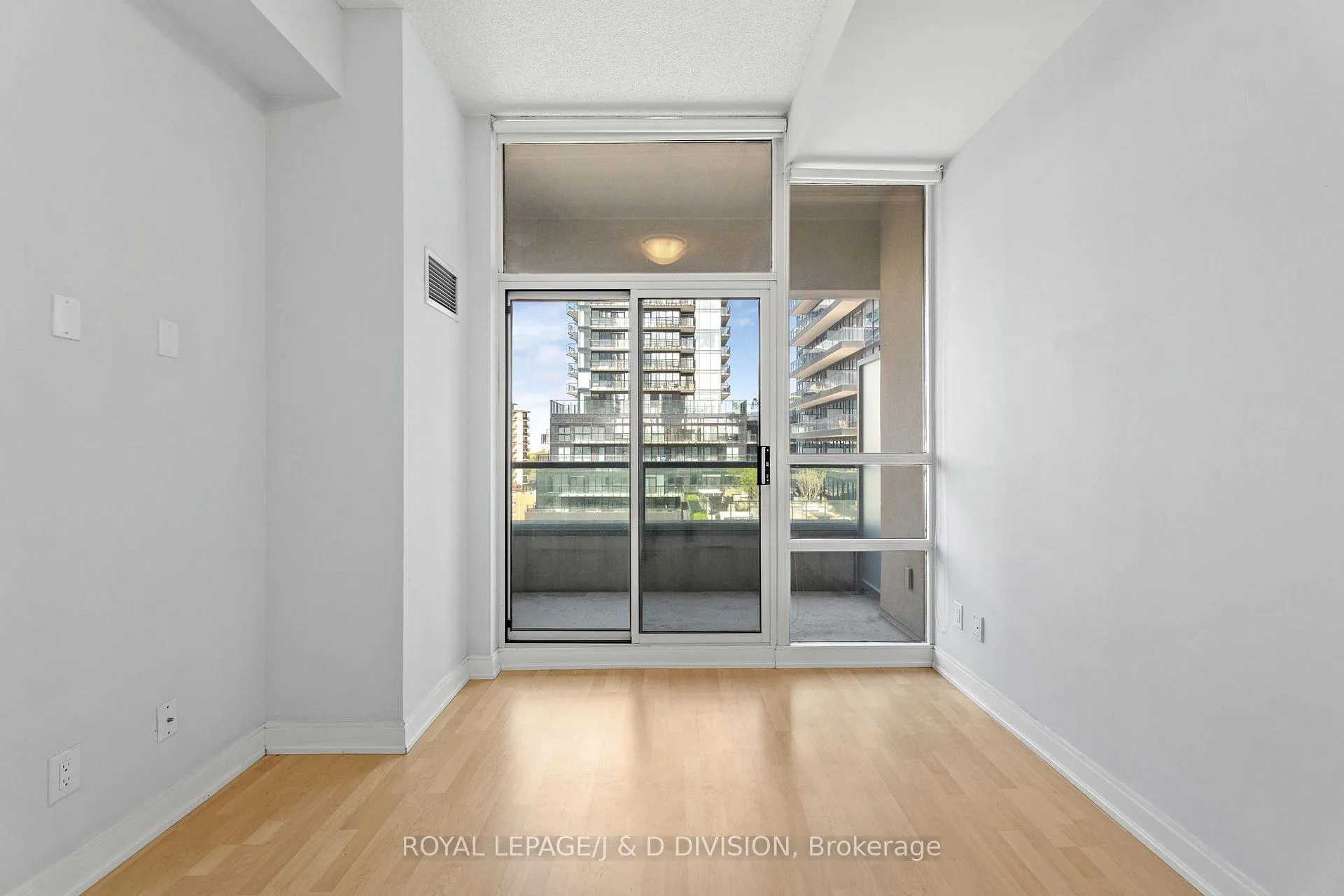 Photo 13 of Unit 805, 220 Redpath Avenue, Toronto, Mount Pleasant West — HOMEH