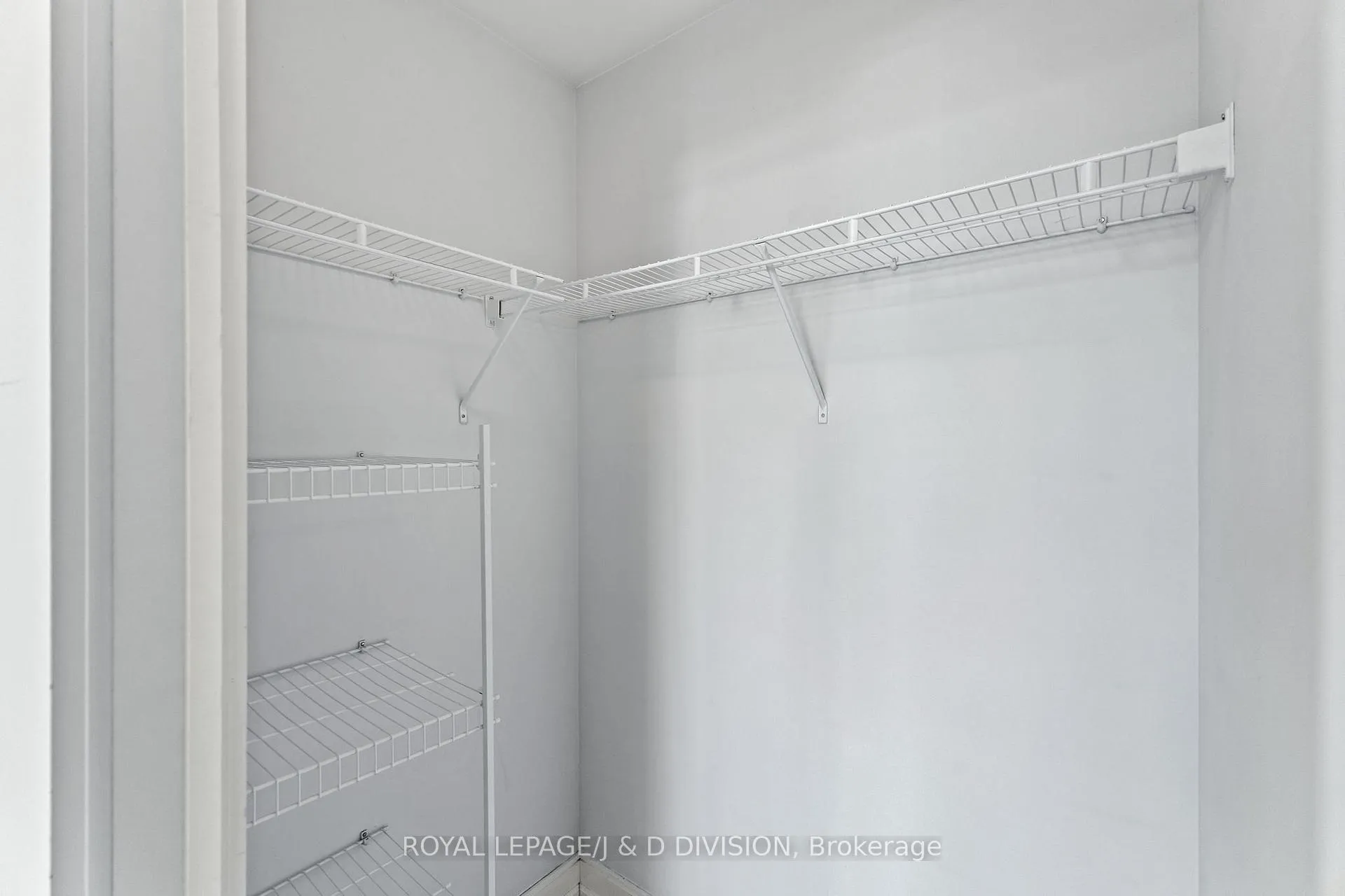 Photo 15 of Unit 805, 220 Redpath Avenue, Toronto, Mount Pleasant West — HOMEH