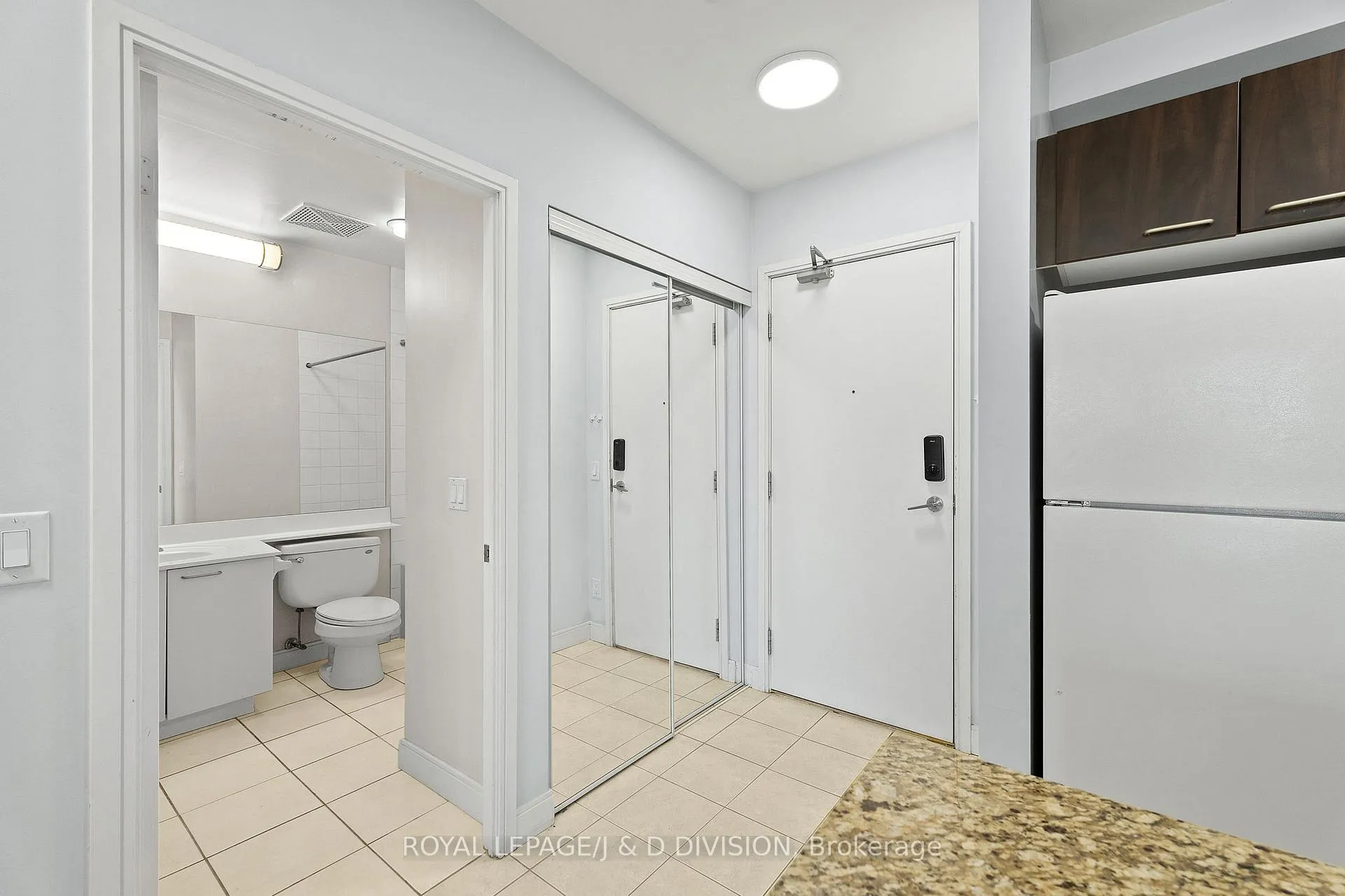 Photo 17 of Unit 805, 220 Redpath Avenue, Toronto, Mount Pleasant West — HOMEH