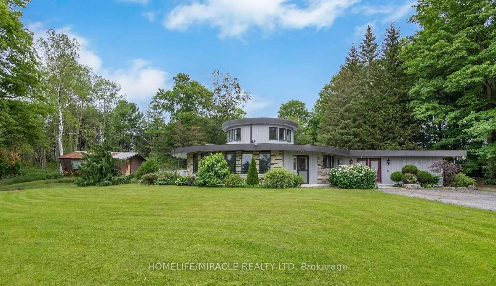 Front of 1065 Concession Rd 8