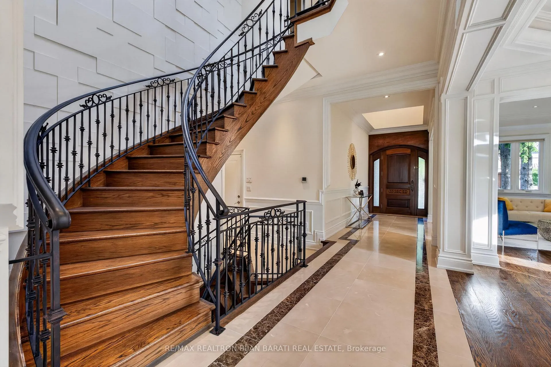 Photo 3 of 42 Woodward Avenue, Markham, Grandview — HOMEH