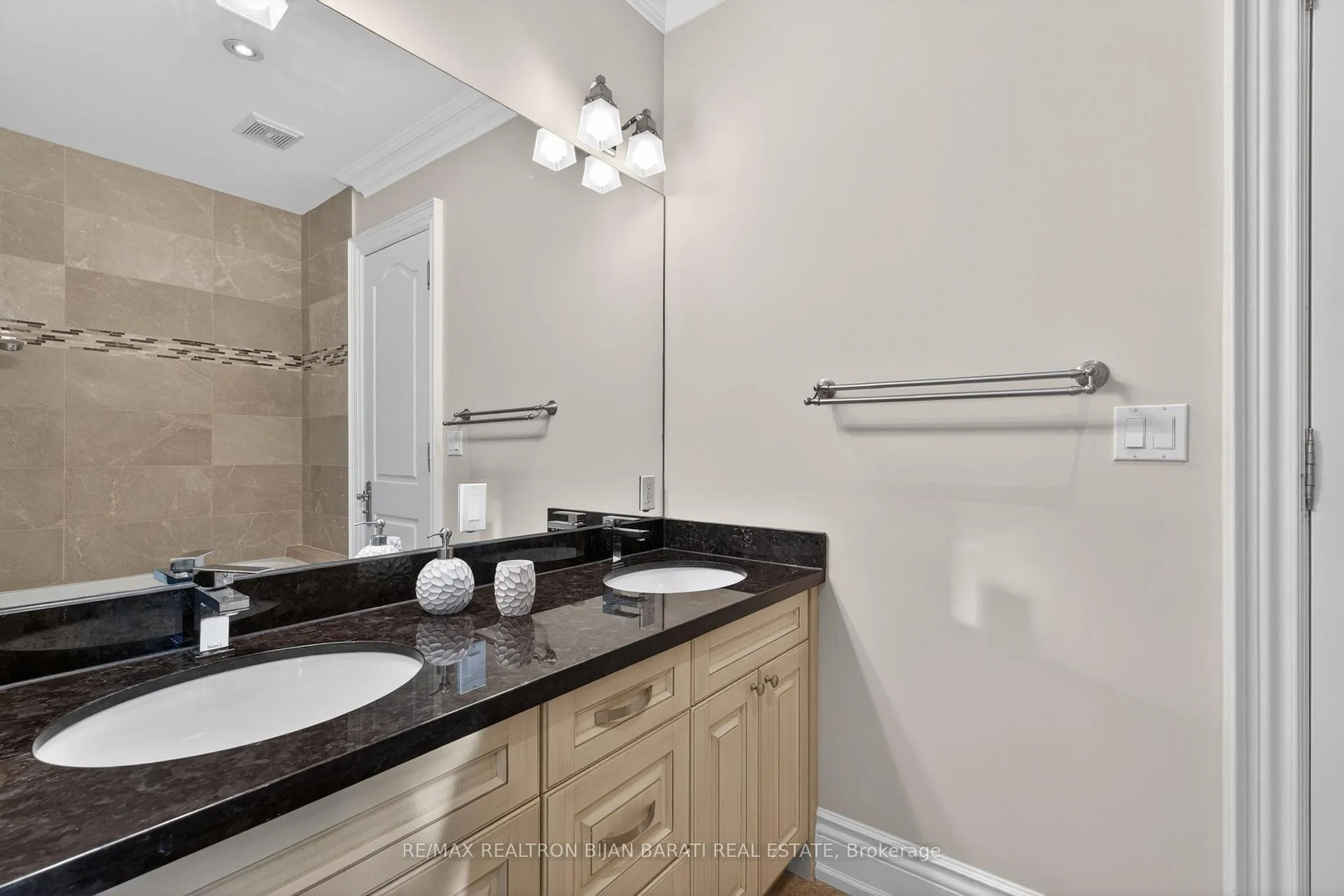 Photo 33 of 42 Woodward Avenue, Markham, Grandview — HOMEH