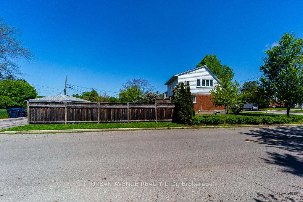 Photo 5 of 136 Tower Drive, Scarborough, Wexford-Maryvale — HOMEH