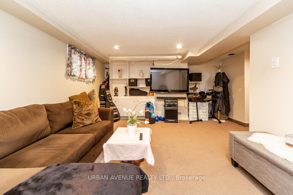 Photo 33 of 136 Tower Drive, Scarborough, Wexford-Maryvale — HOMEH