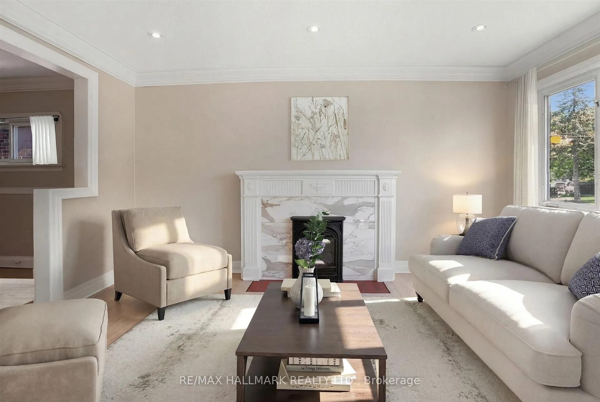Photo 3 of 34 Clonmore Drive, Scarborough, Birchcliffe-Cliffside — HOMEH