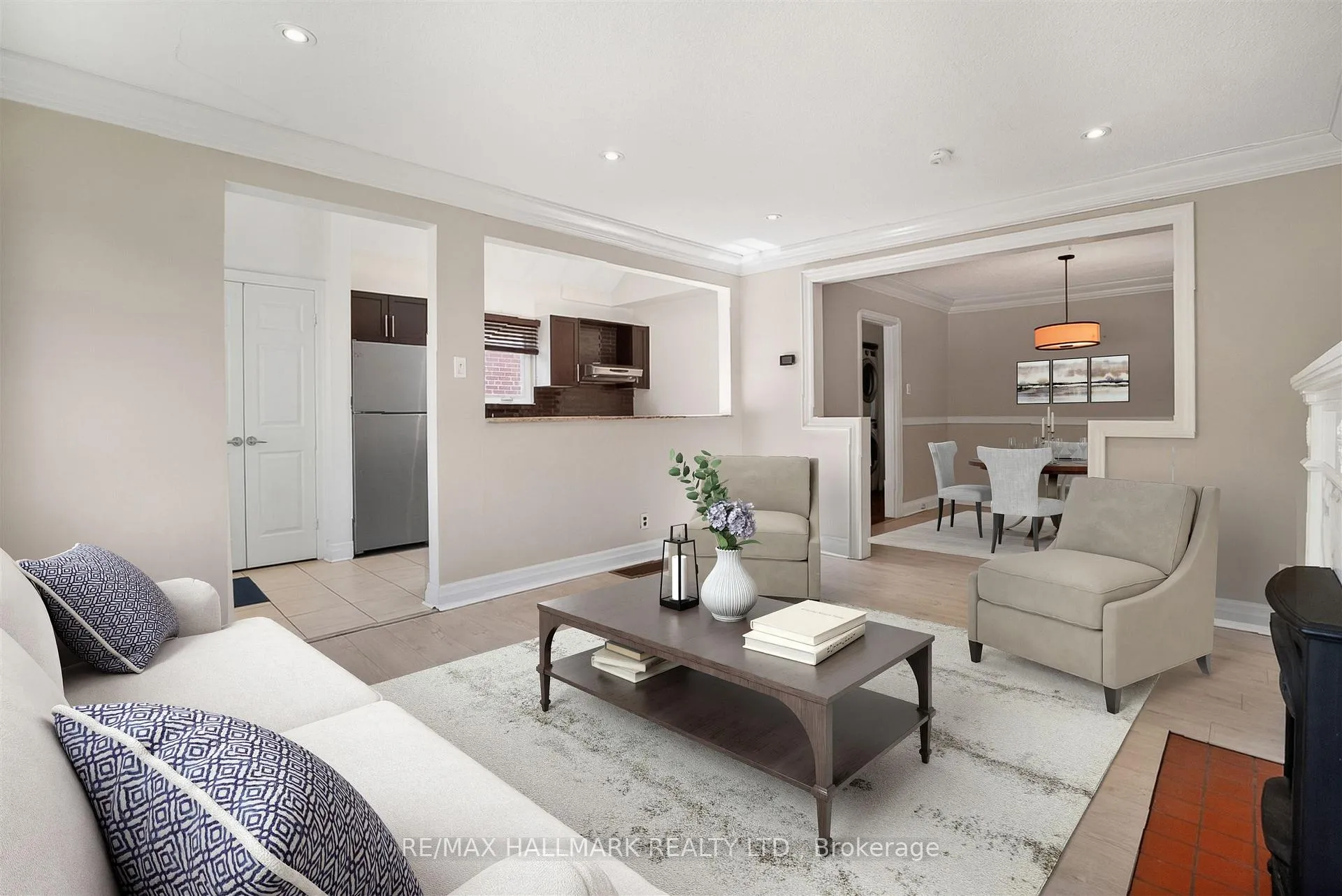 Photo 5 of 34 Clonmore Drive, Scarborough, Birchcliffe-Cliffside — HOMEH