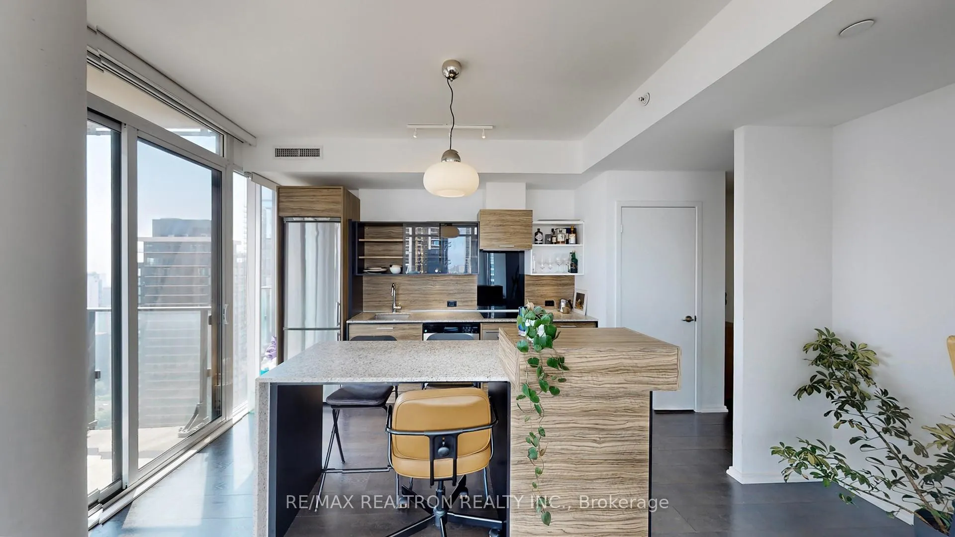 Photo 10 of Unit 3208, 75 St Nicholas Street, Toronto, Bay Street Corridor — HOMEH