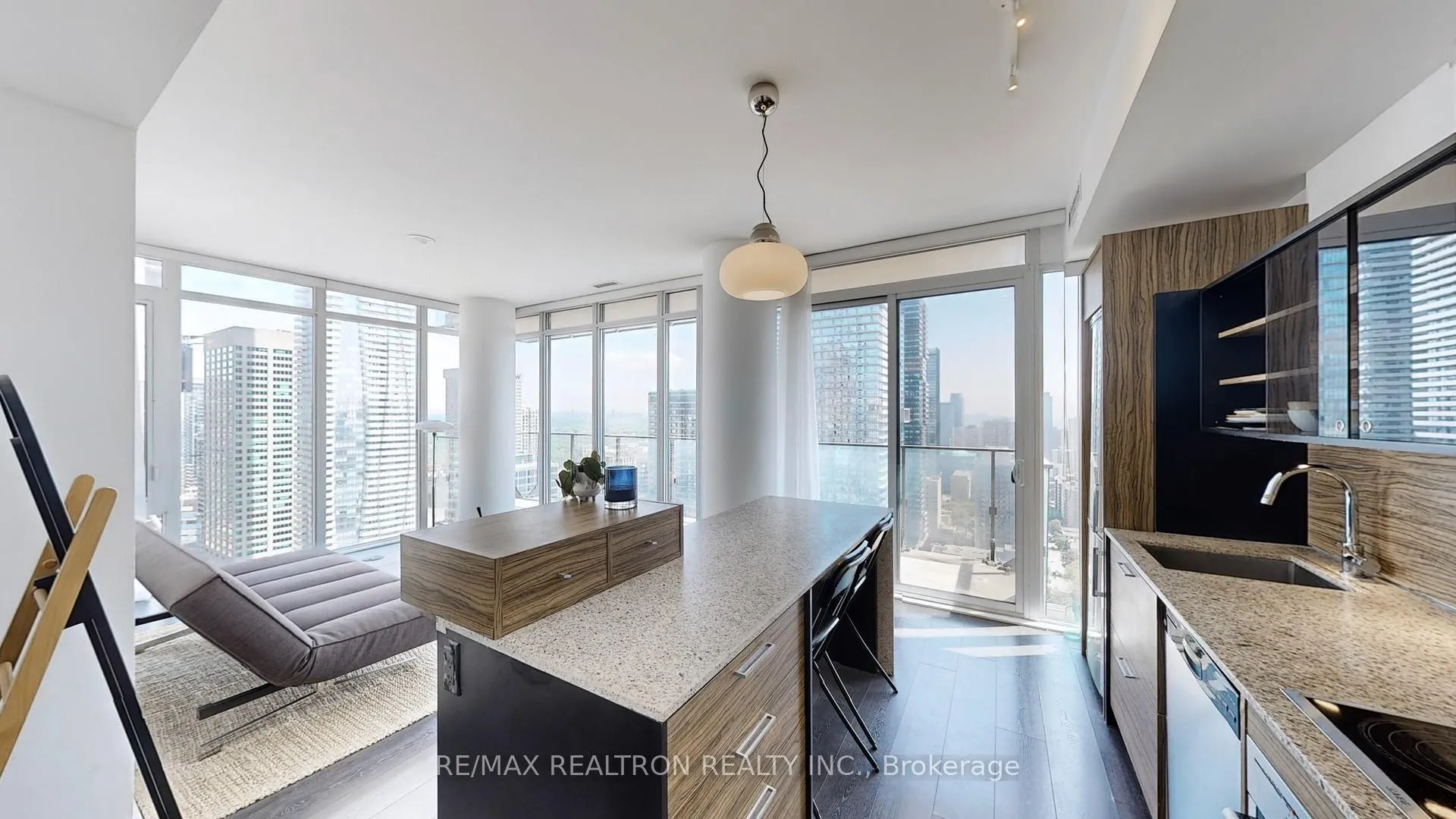 Photo 13 of Unit 3208, 75 St Nicholas Street, Toronto, Bay Street Corridor — HOMEH