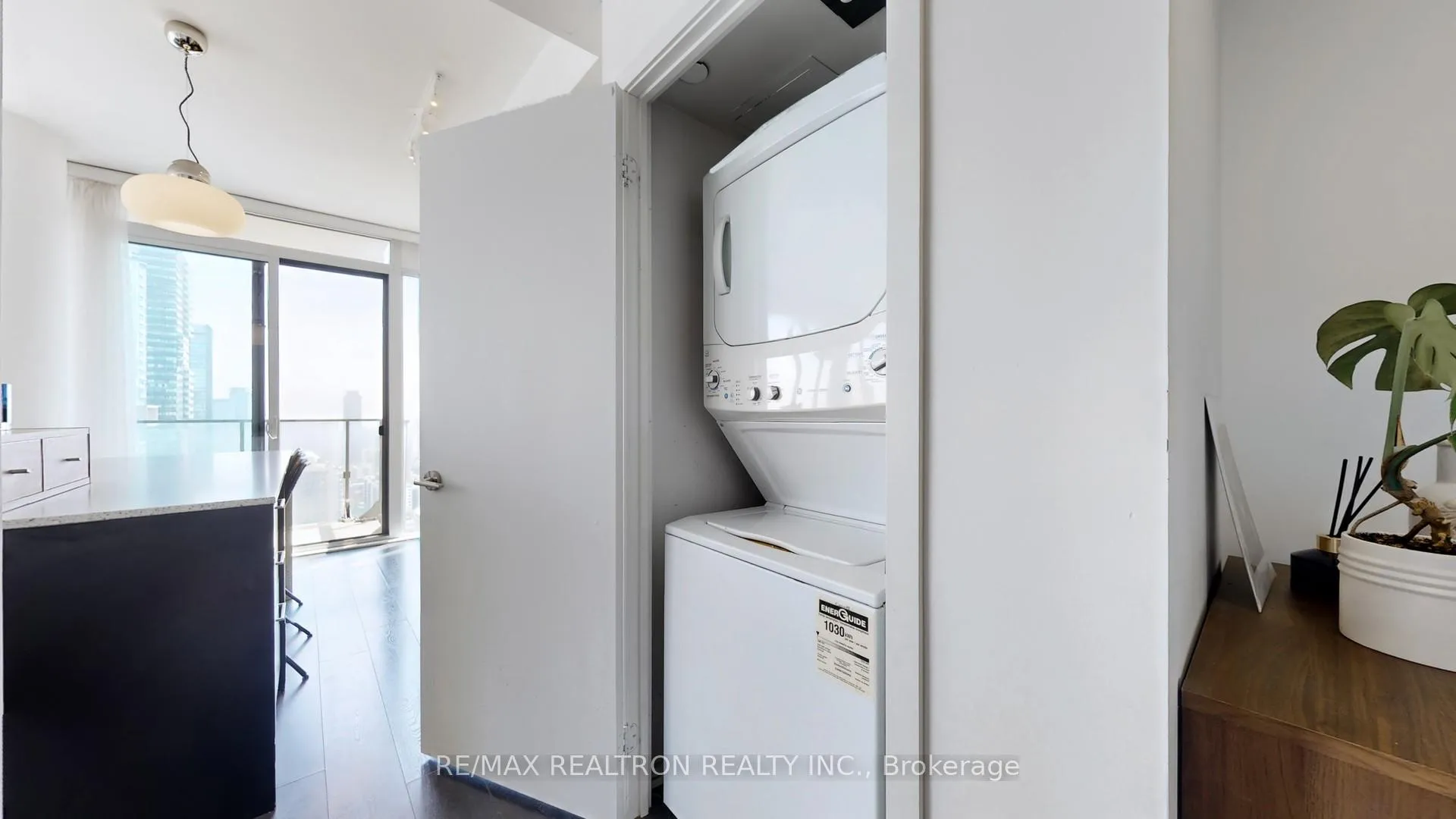 Photo 22 of Unit 3208, 75 St Nicholas Street, Toronto, Bay Street Corridor — HOMEH