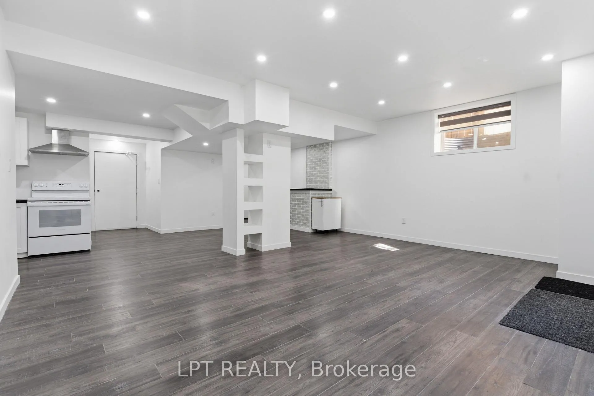 Photo 2 of 3401 Regiment Road, London, South V — HOMEH
