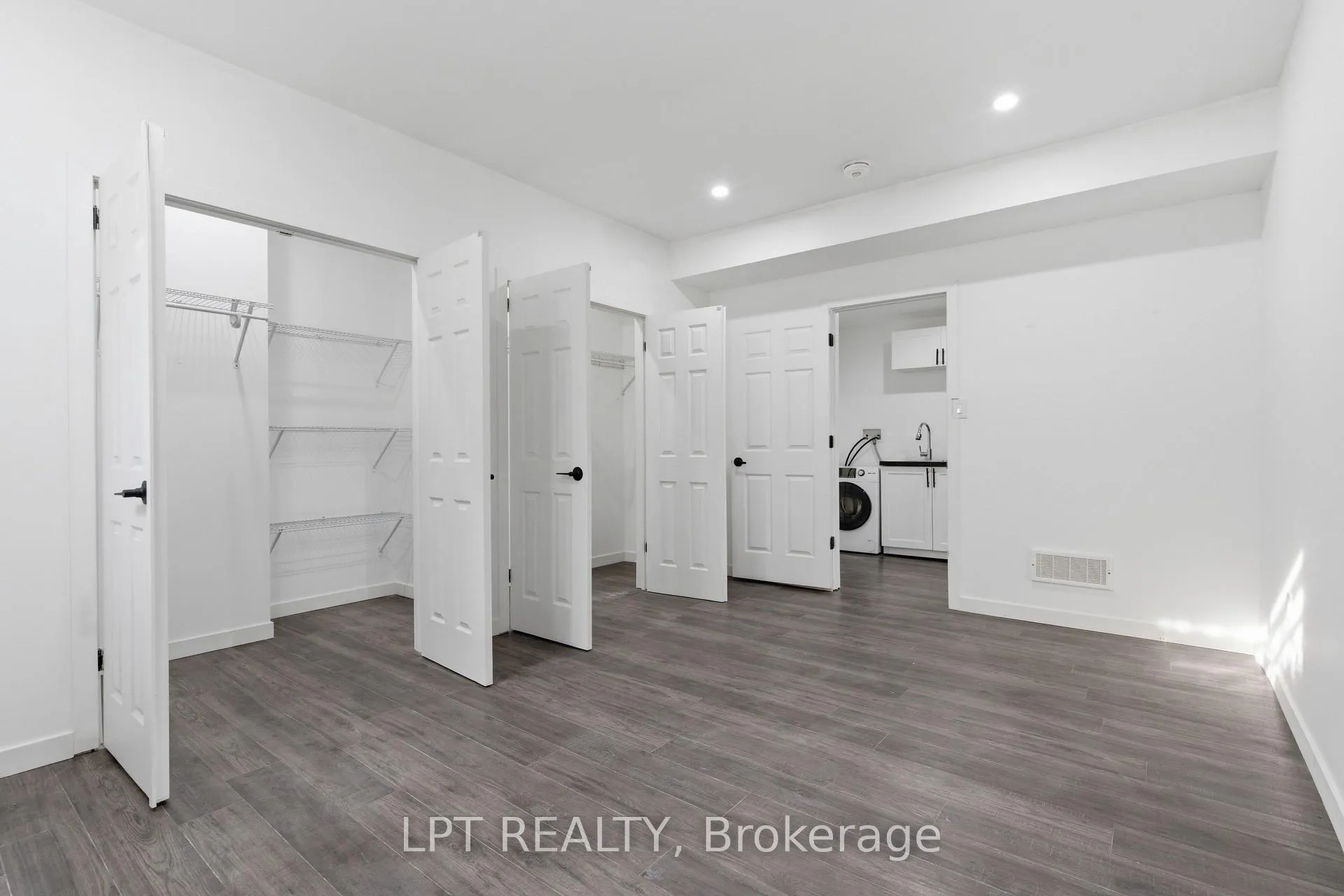 Photo 6 of 3401 Regiment Road, London, South V — HOMEH