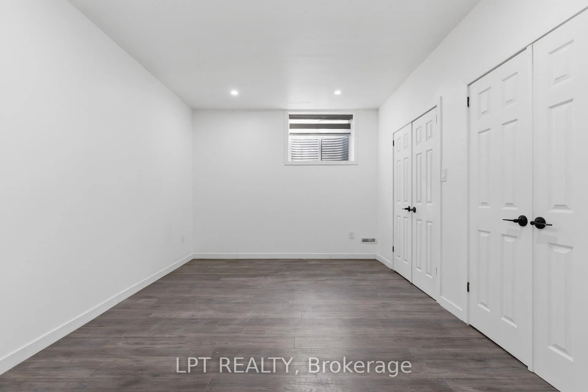 Photo 8 of 3401 Regiment Road, London, South V — HOMEH