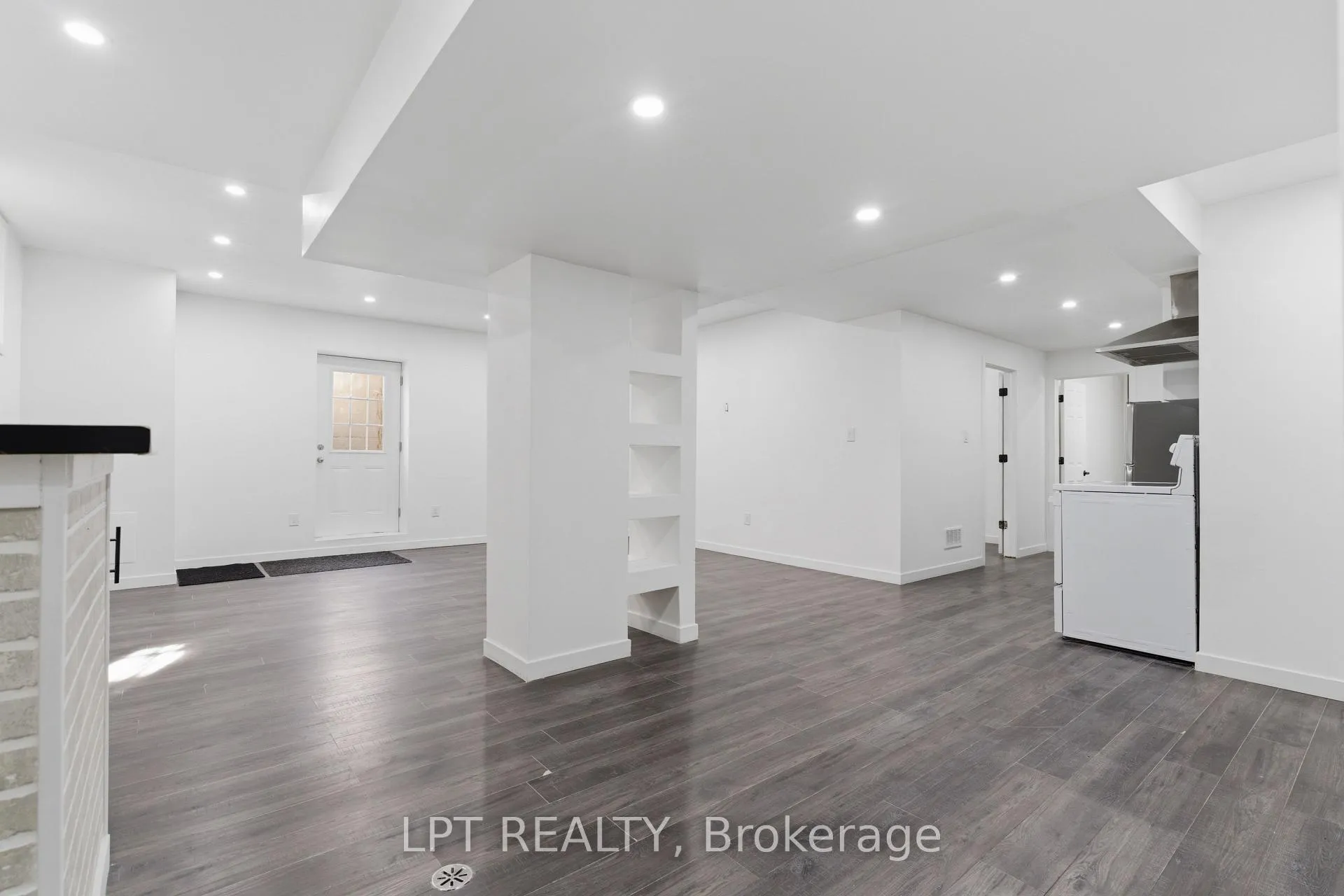 Photo 13 of 3401 Regiment Road, London, South V — HOMEH