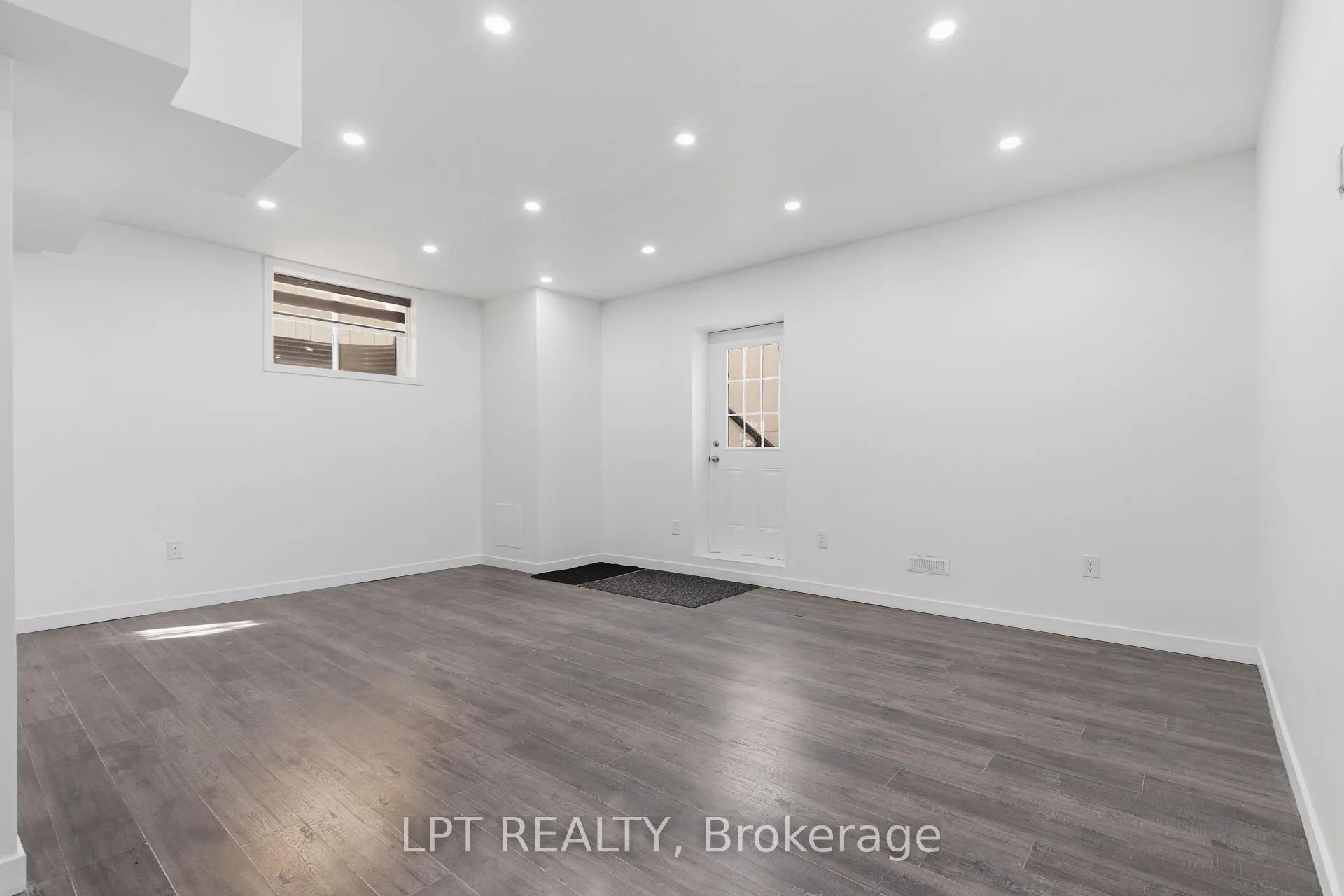 Photo 15 of 3401 Regiment Road, London, South V — HOMEH