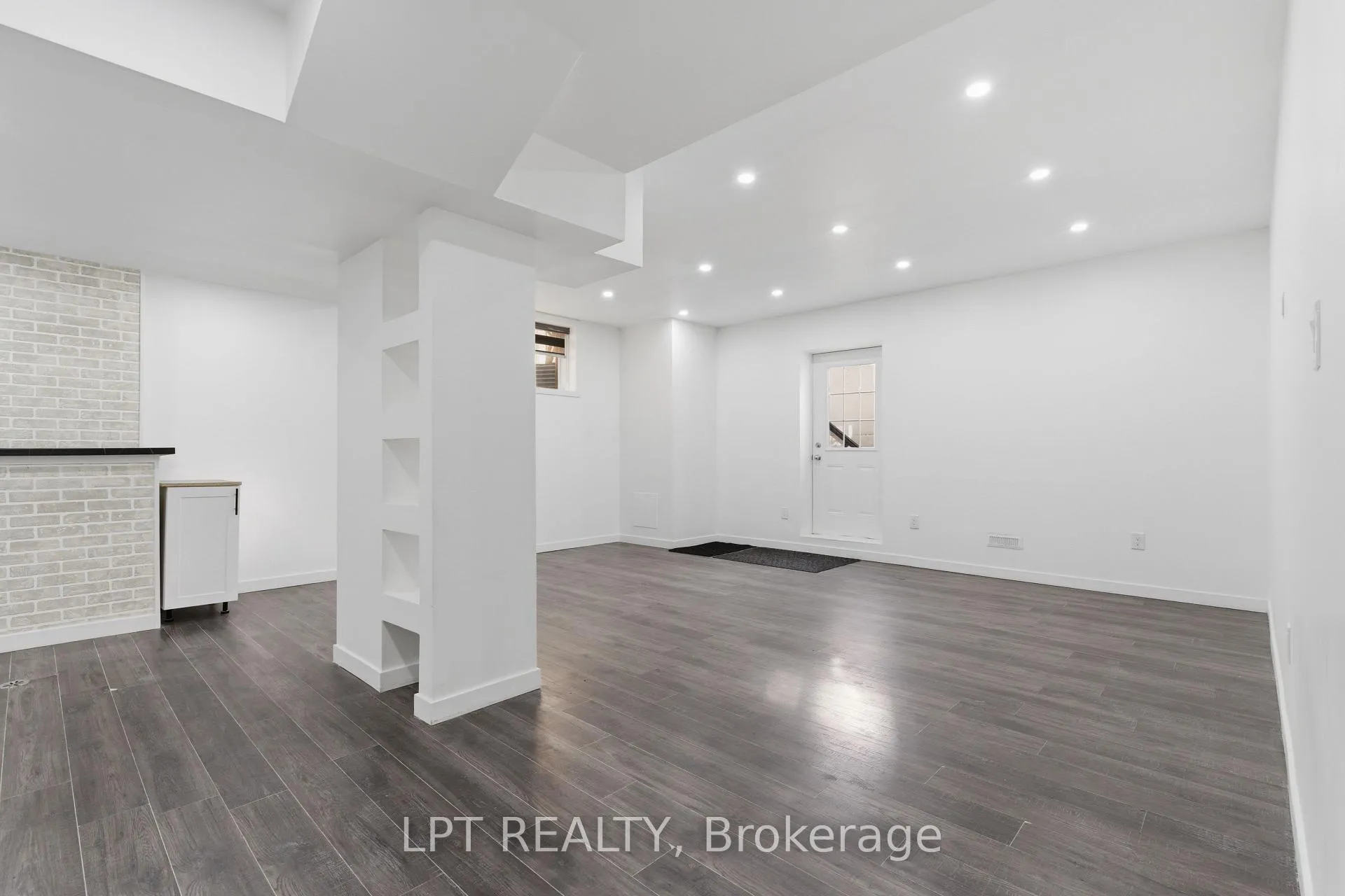 Photo 16 of 3401 Regiment Road, London, South V — HOMEH