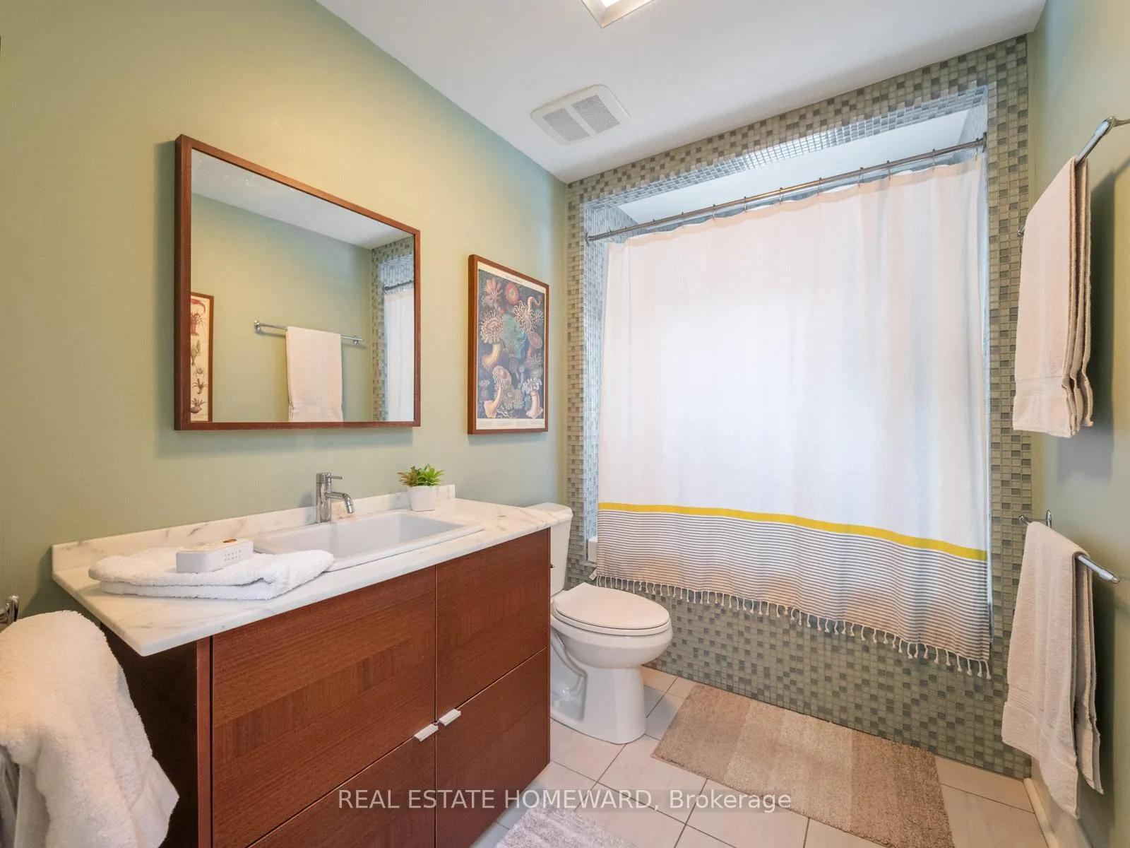Photo 17 of 228 Bingham Avenue, Toronto, The Beaches — HOMEH