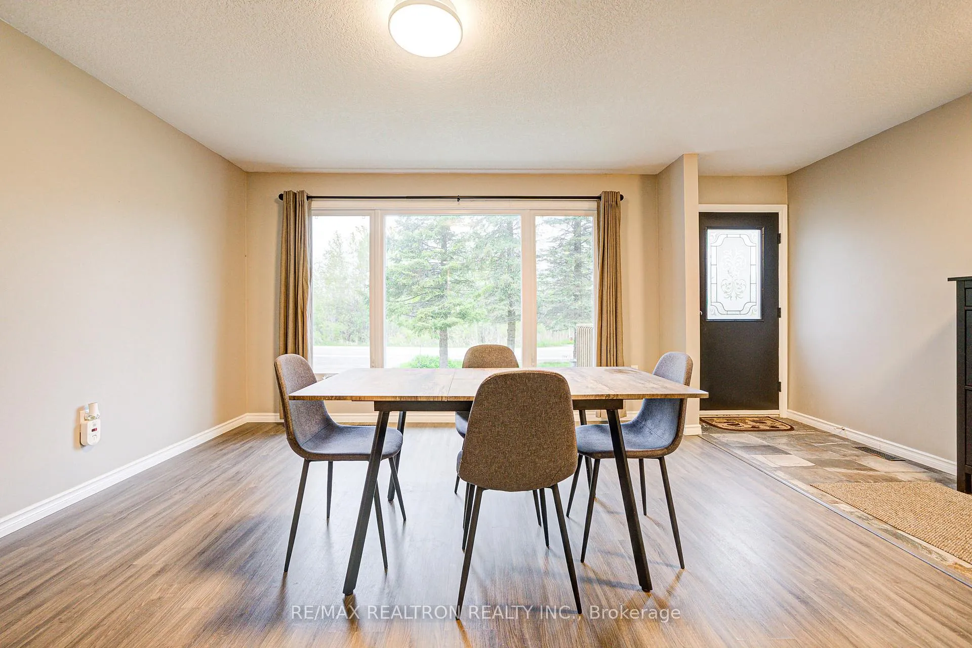 Photo 7 of 1147 Belle Aire Beach Road, Innisfil, Rural Innisfil — HOMEH