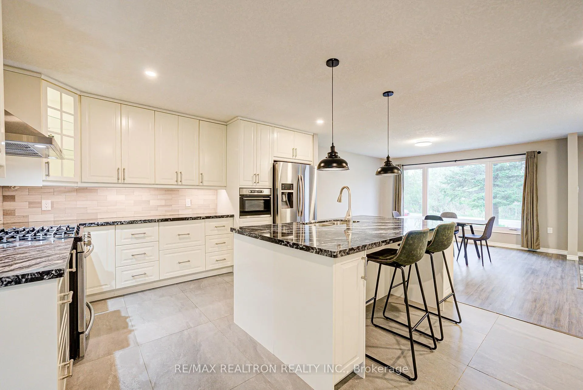 Photo 11 of 1147 Belle Aire Beach Road, Innisfil, Rural Innisfil — HOMEH