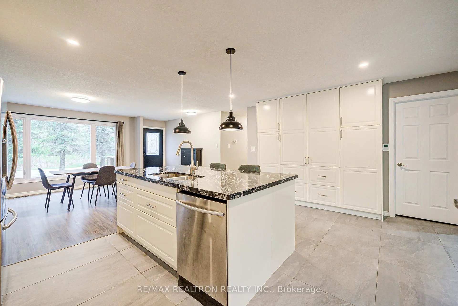 Photo 12 of 1147 Belle Aire Beach Road, Innisfil, Rural Innisfil — HOMEH