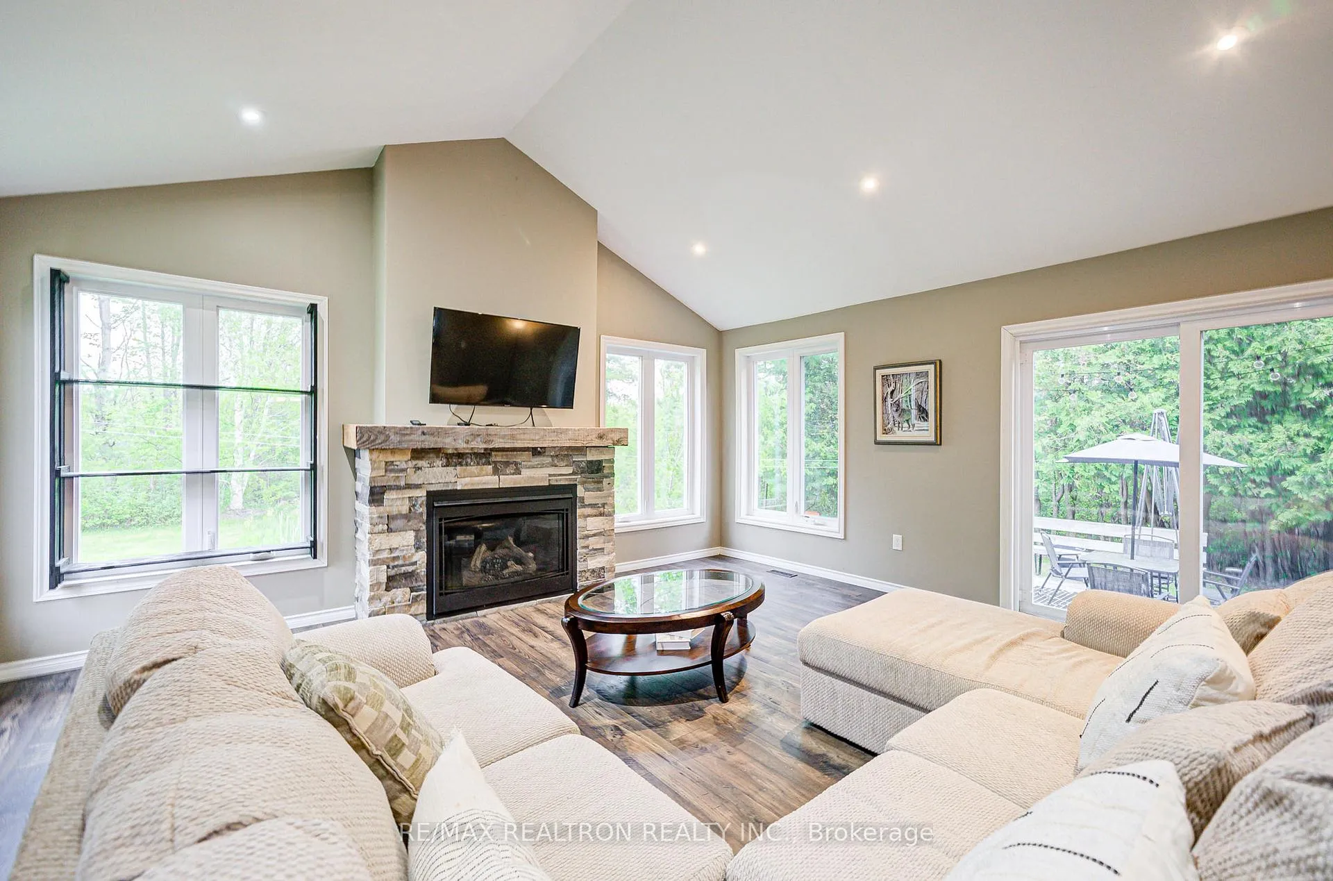 Photo 15 of 1147 Belle Aire Beach Road, Innisfil, Rural Innisfil — HOMEH