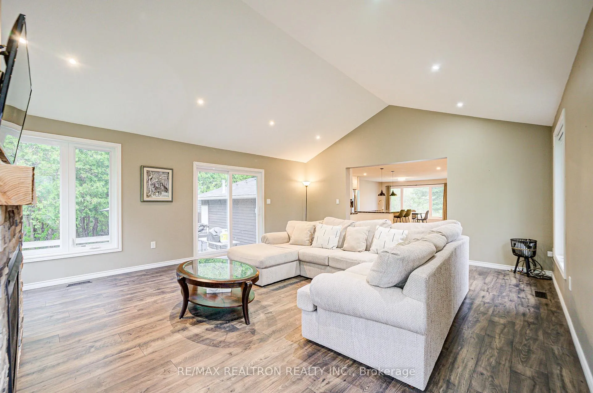 Photo 16 of 1147 Belle Aire Beach Road, Innisfil, Rural Innisfil — HOMEH