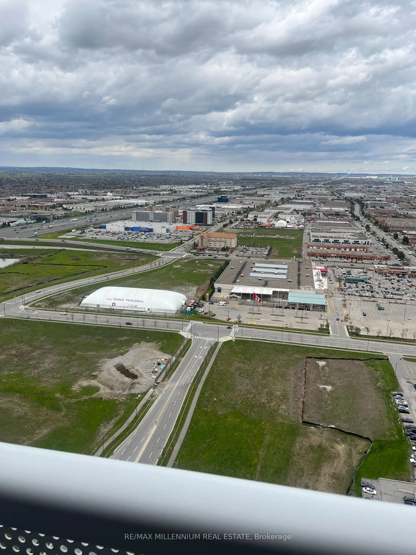 Photo 16 of Unit 4110, 225 Commerce Street, Vaughan, Vaughan Corporate Centre — HOMEH